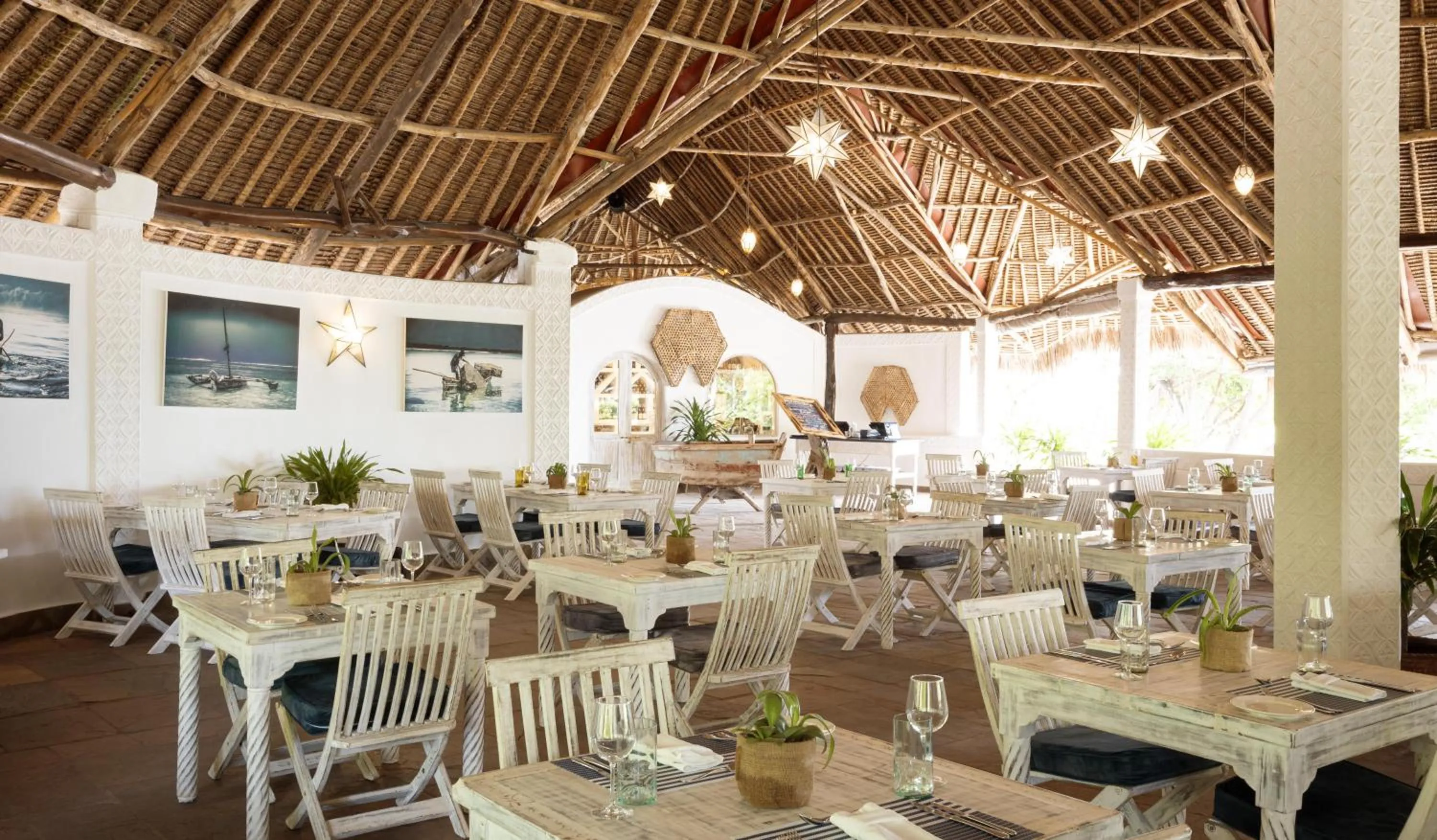 Restaurant/places to eat in Chale Island Resort