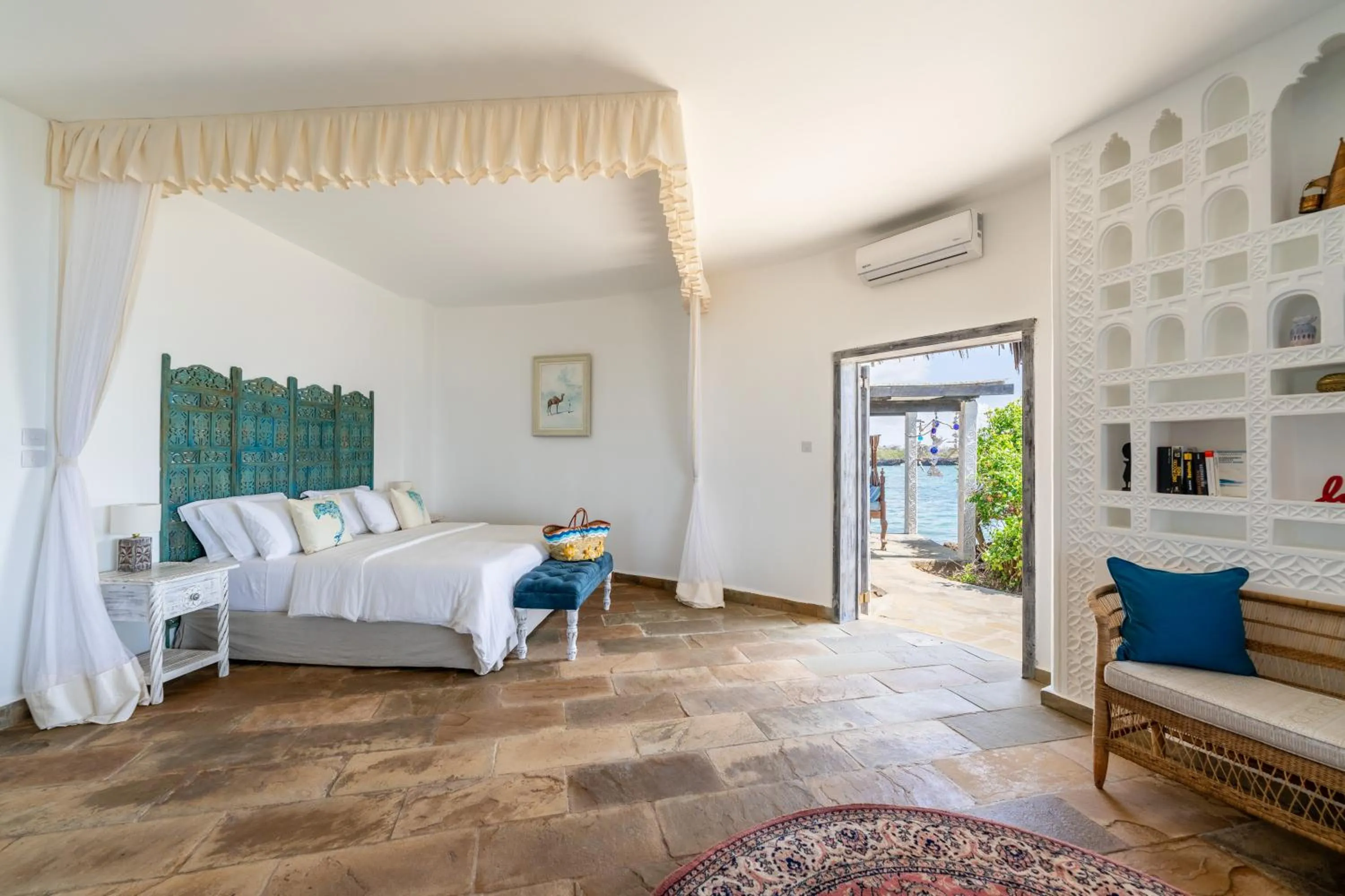 View (from property/room), Bed in Chale Island Resort