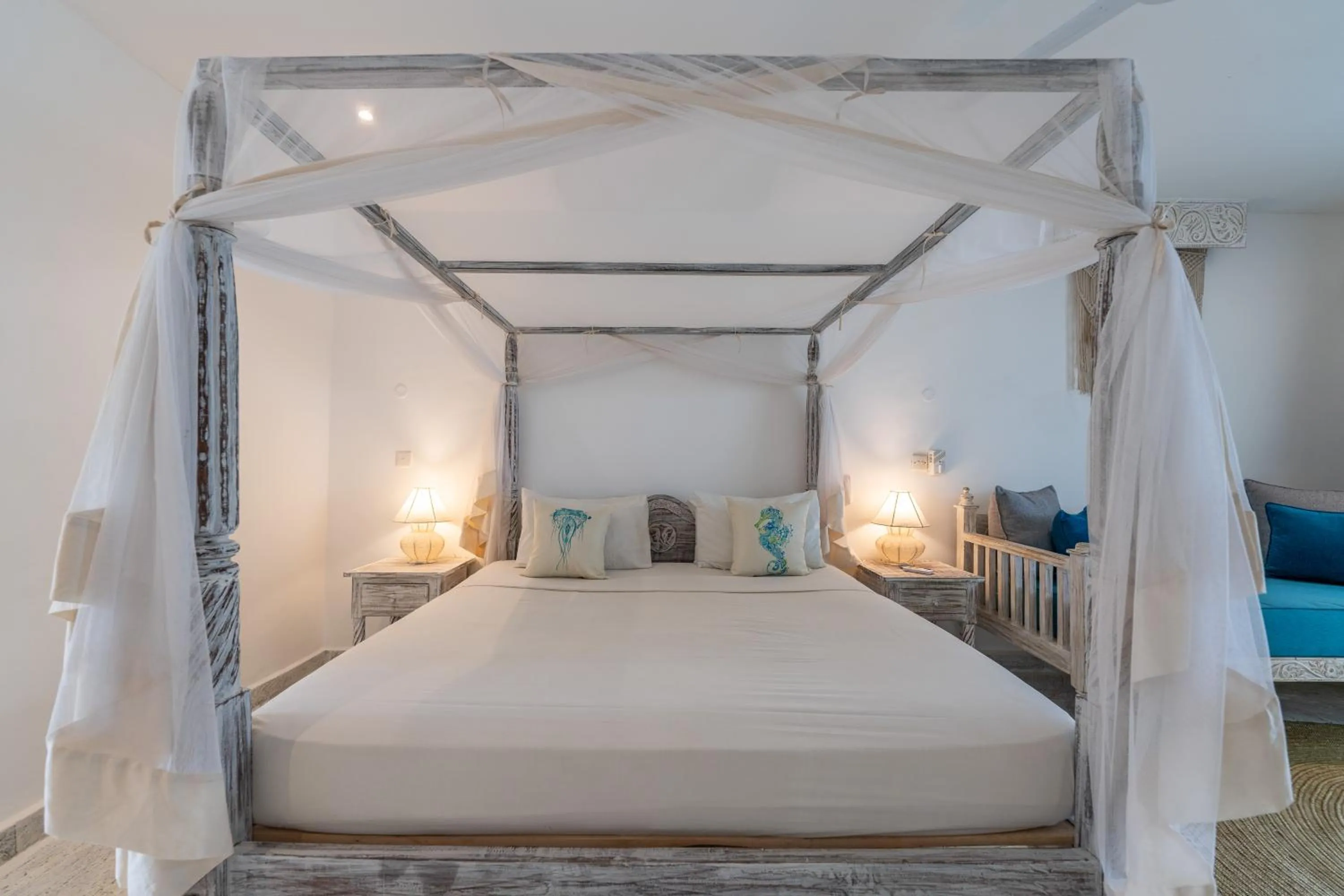 Bed in Chale Island Resort