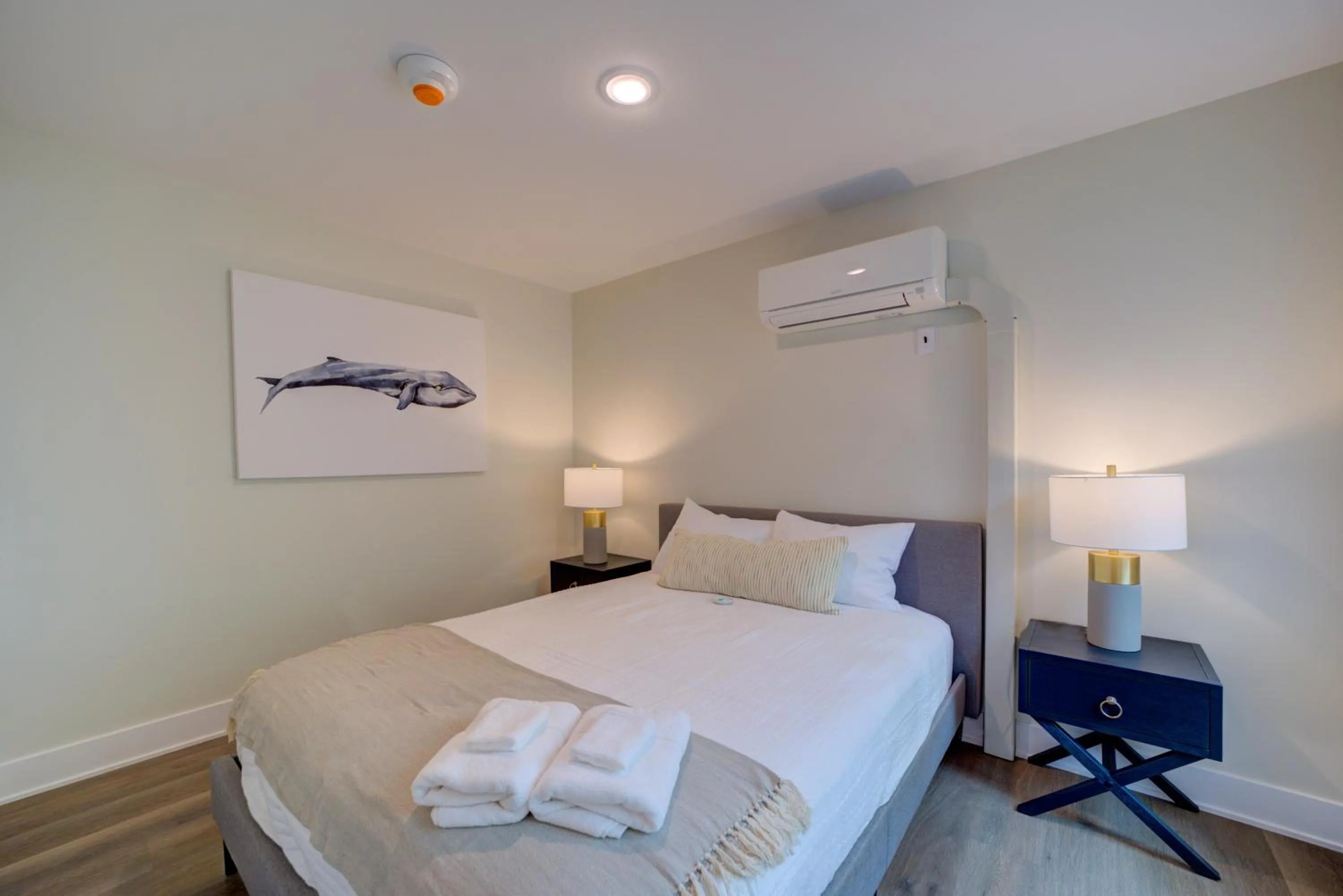 Bed in DreamStay on Clay