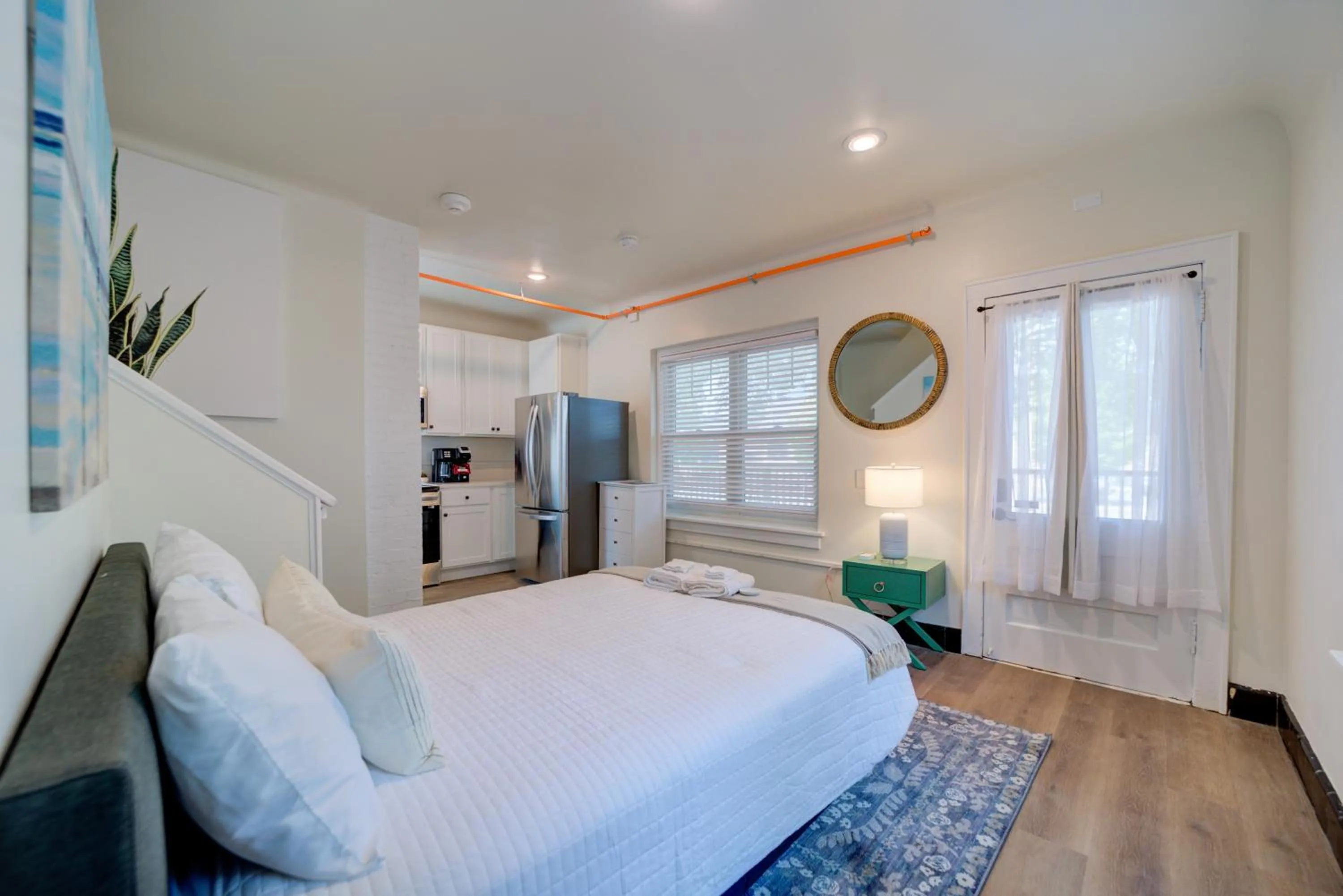 Bed in DreamStay on Clay