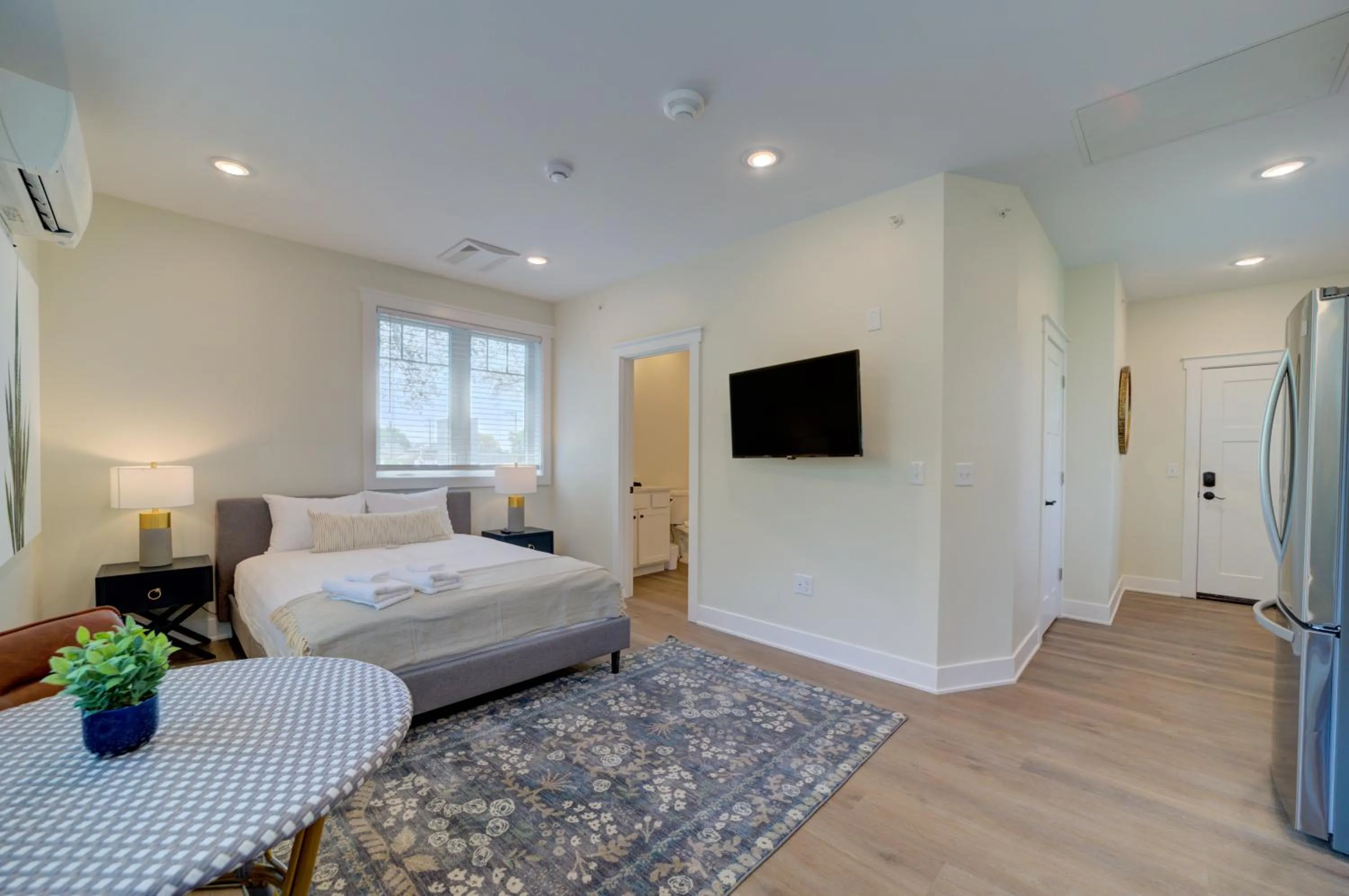 Bed in DreamStay on Clay