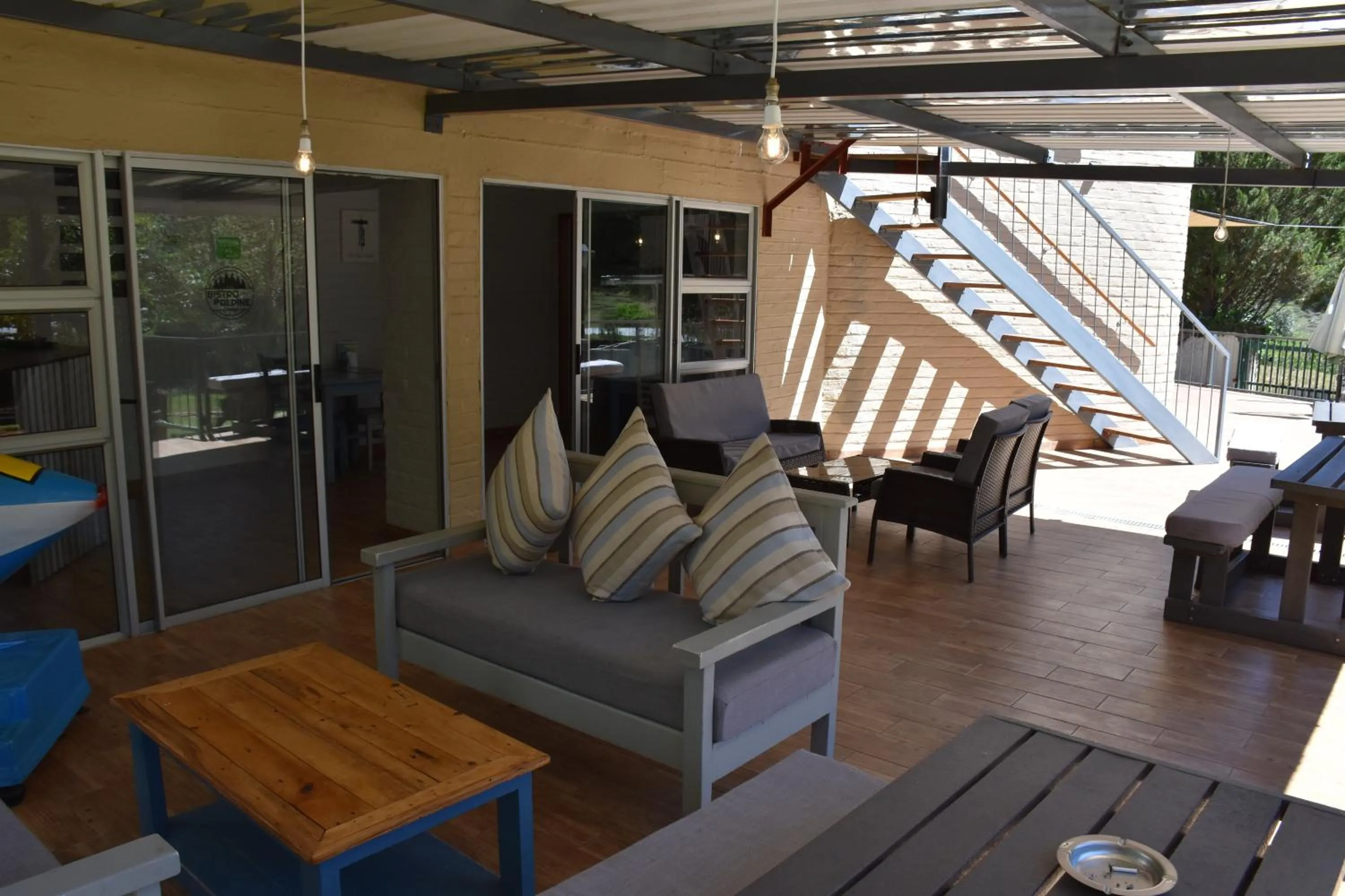 Patio in Alpine Bed and Breakfast