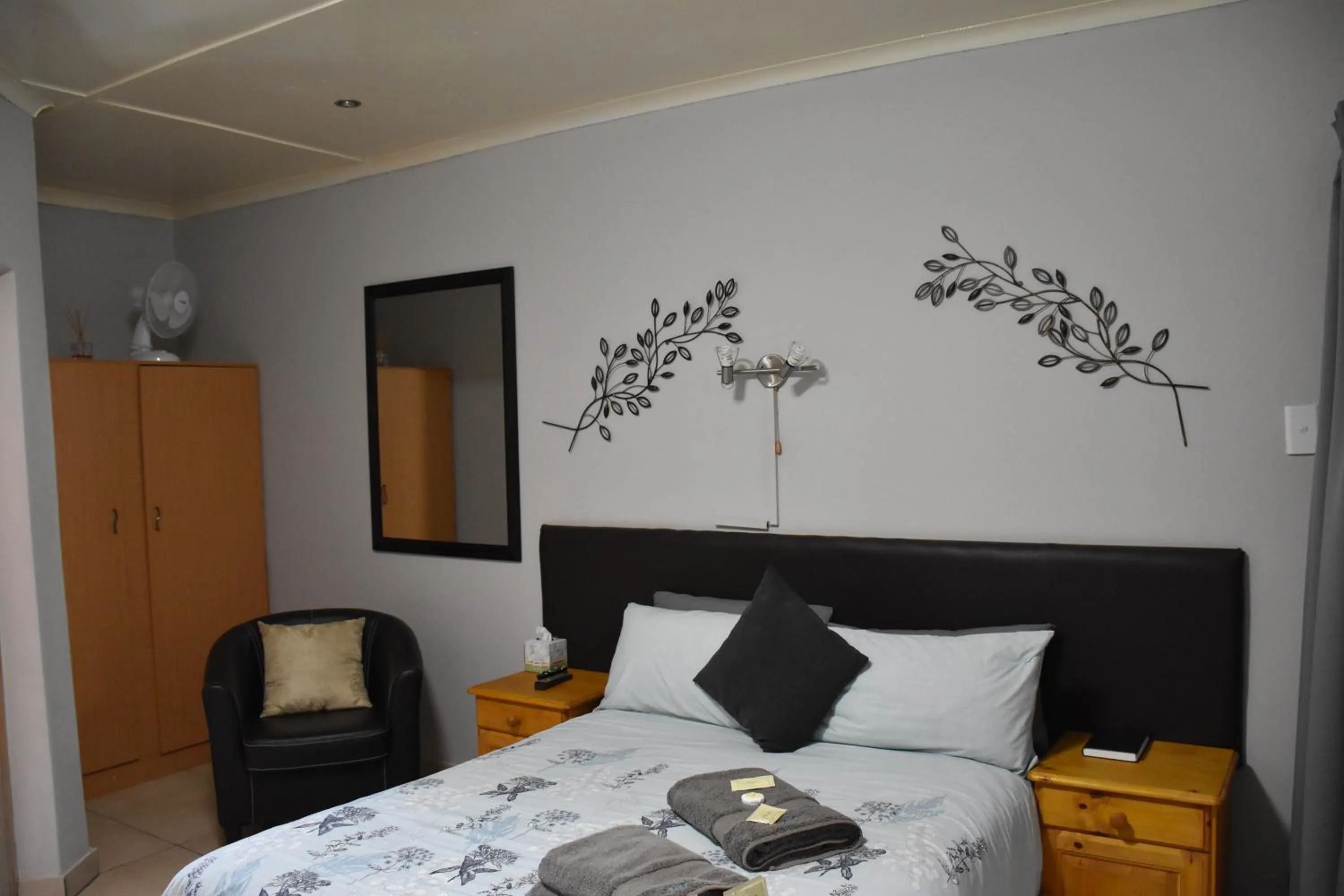 Bed in Alpine Bed and Breakfast