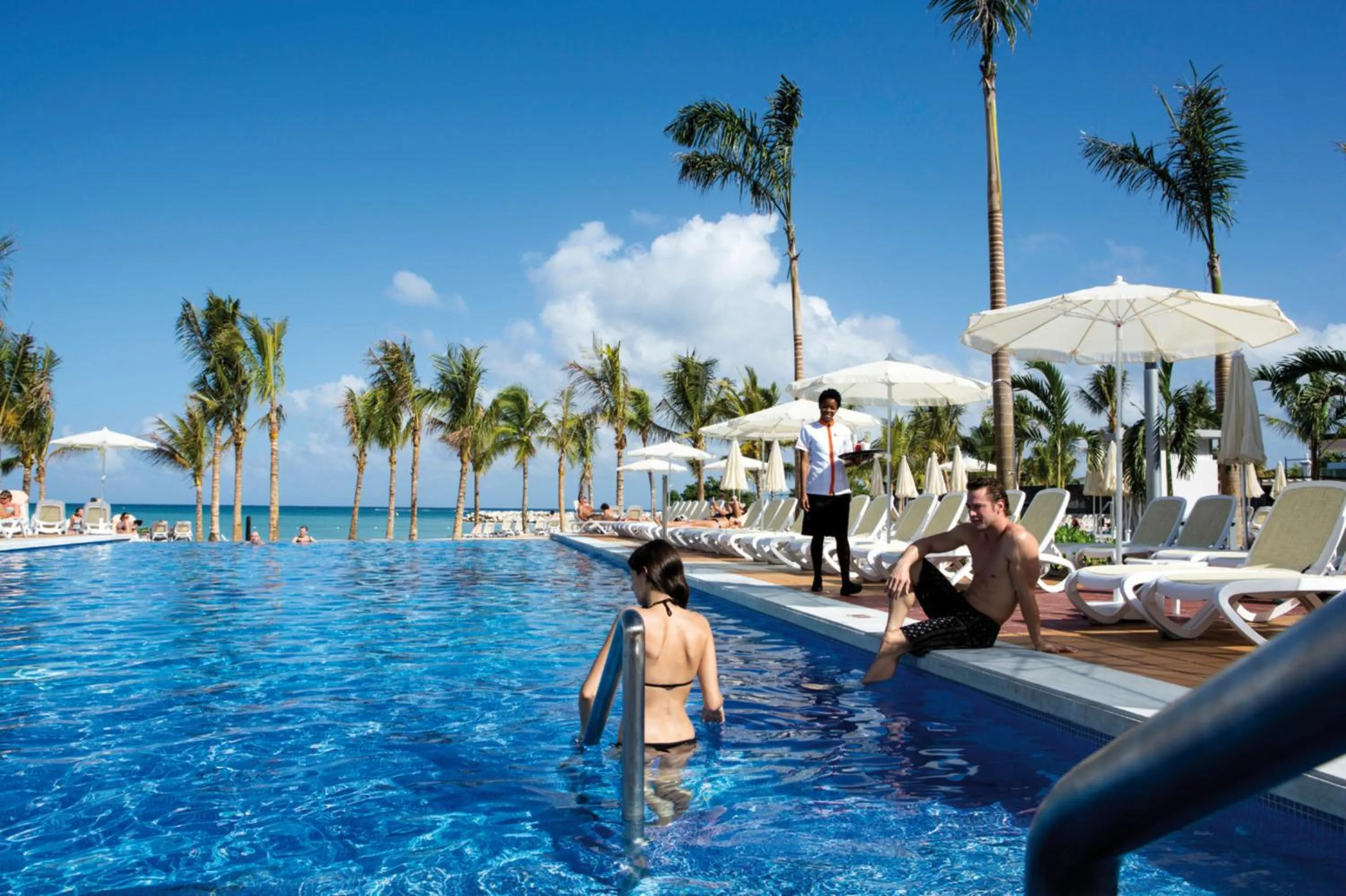 Swimming pool in Riu Palace Jamaica - Adults Only - All Inclusive