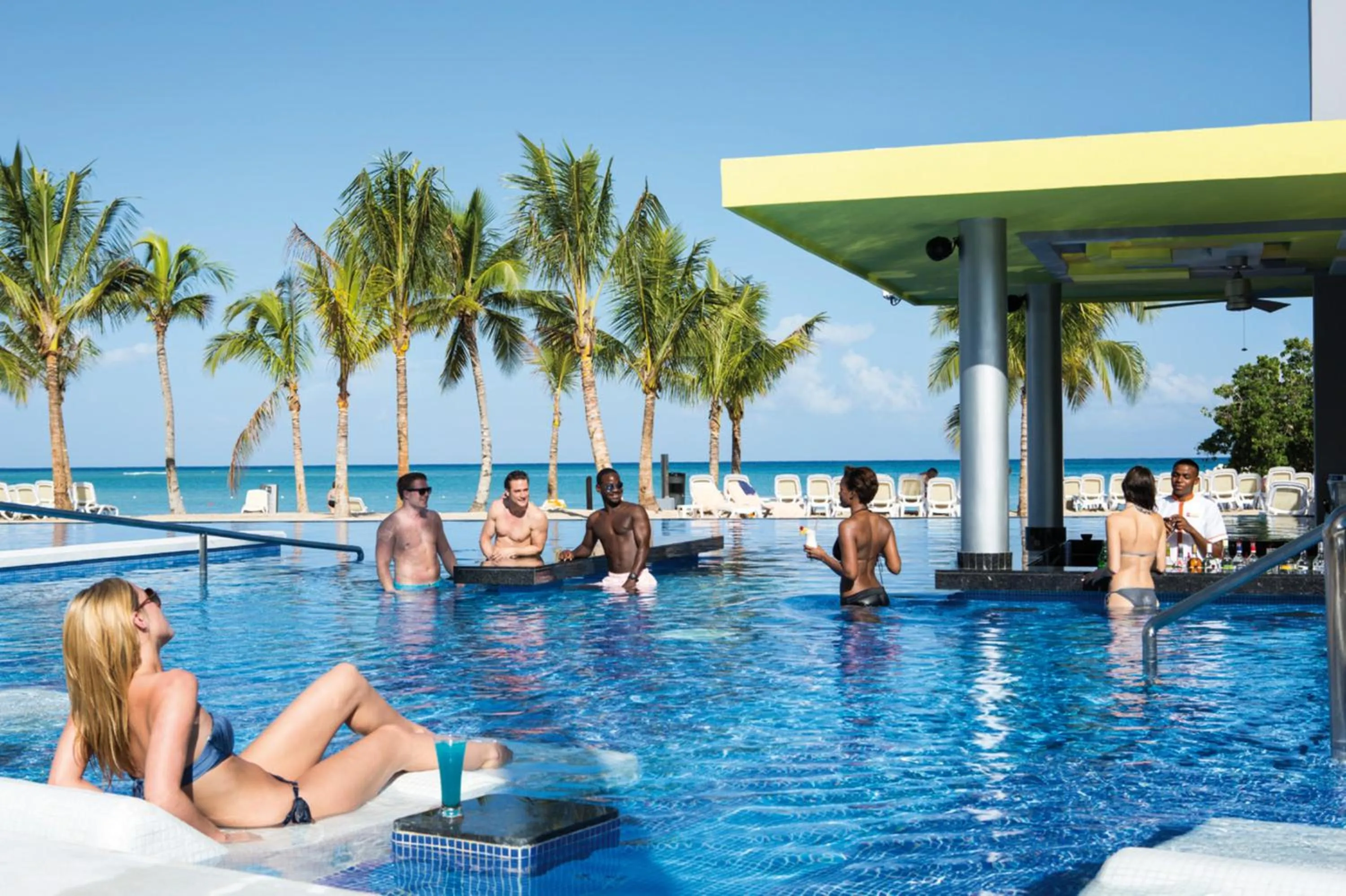 Swimming pool in Riu Palace Jamaica - Adults Only - All Inclusive