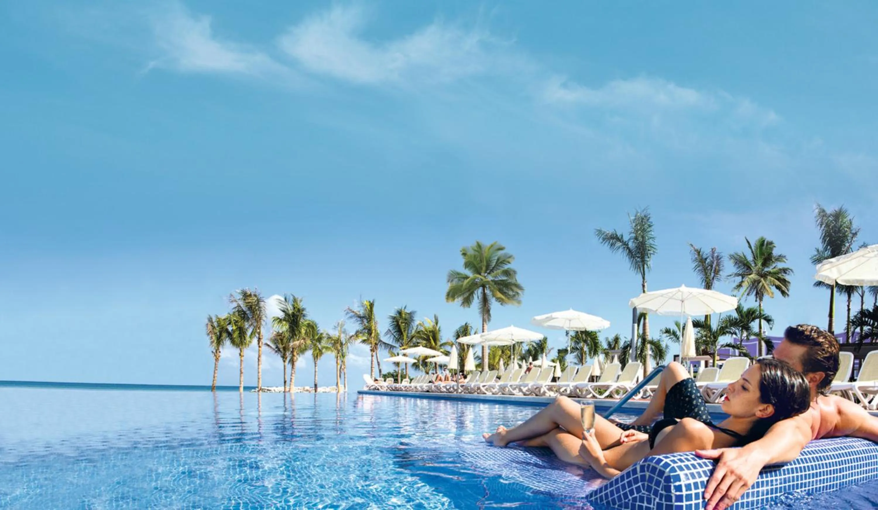 Swimming pool in Riu Palace Jamaica - Adults Only - All Inclusive