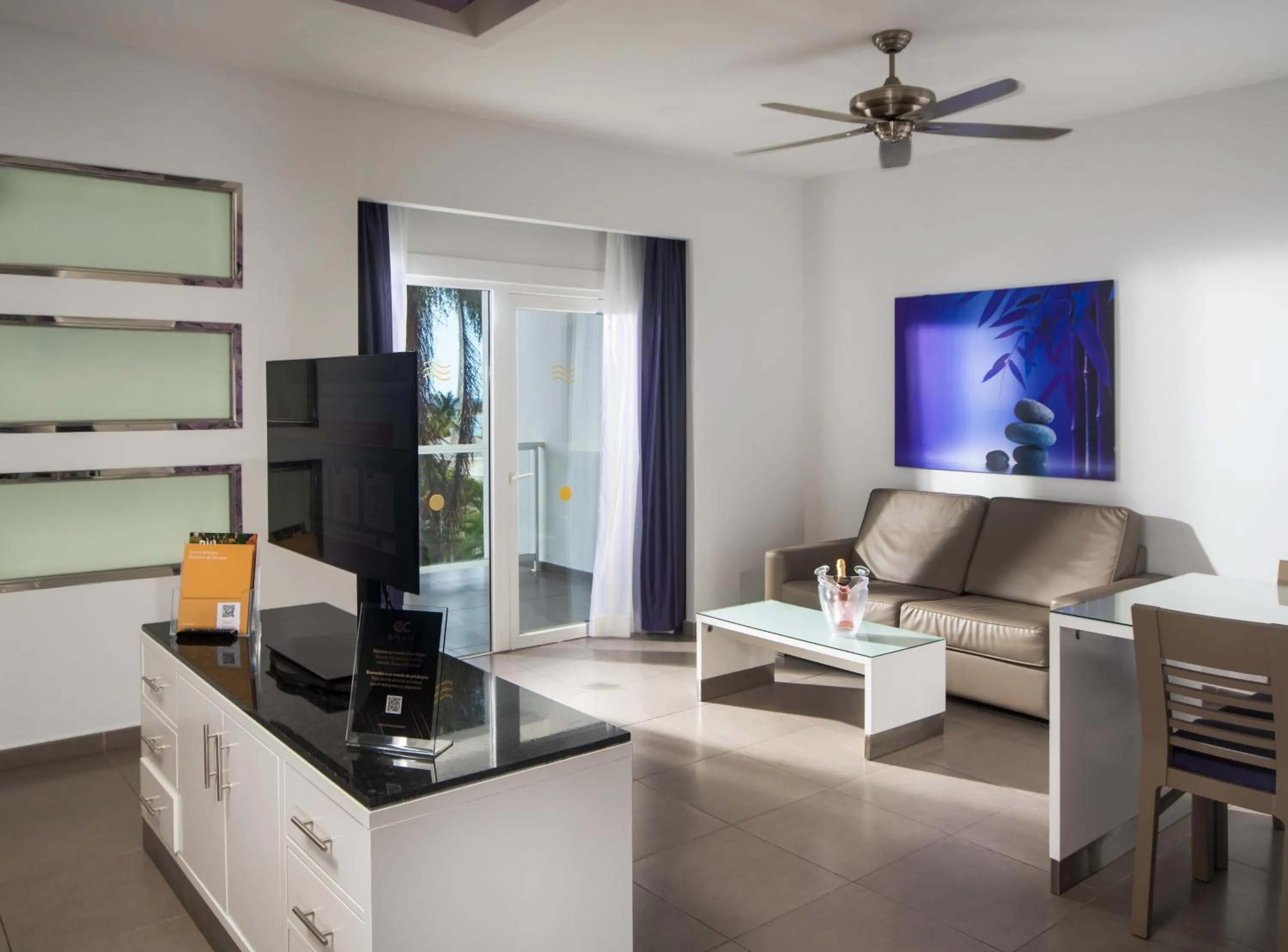 Living room in Riu Palace Jamaica - Adults Only - All Inclusive