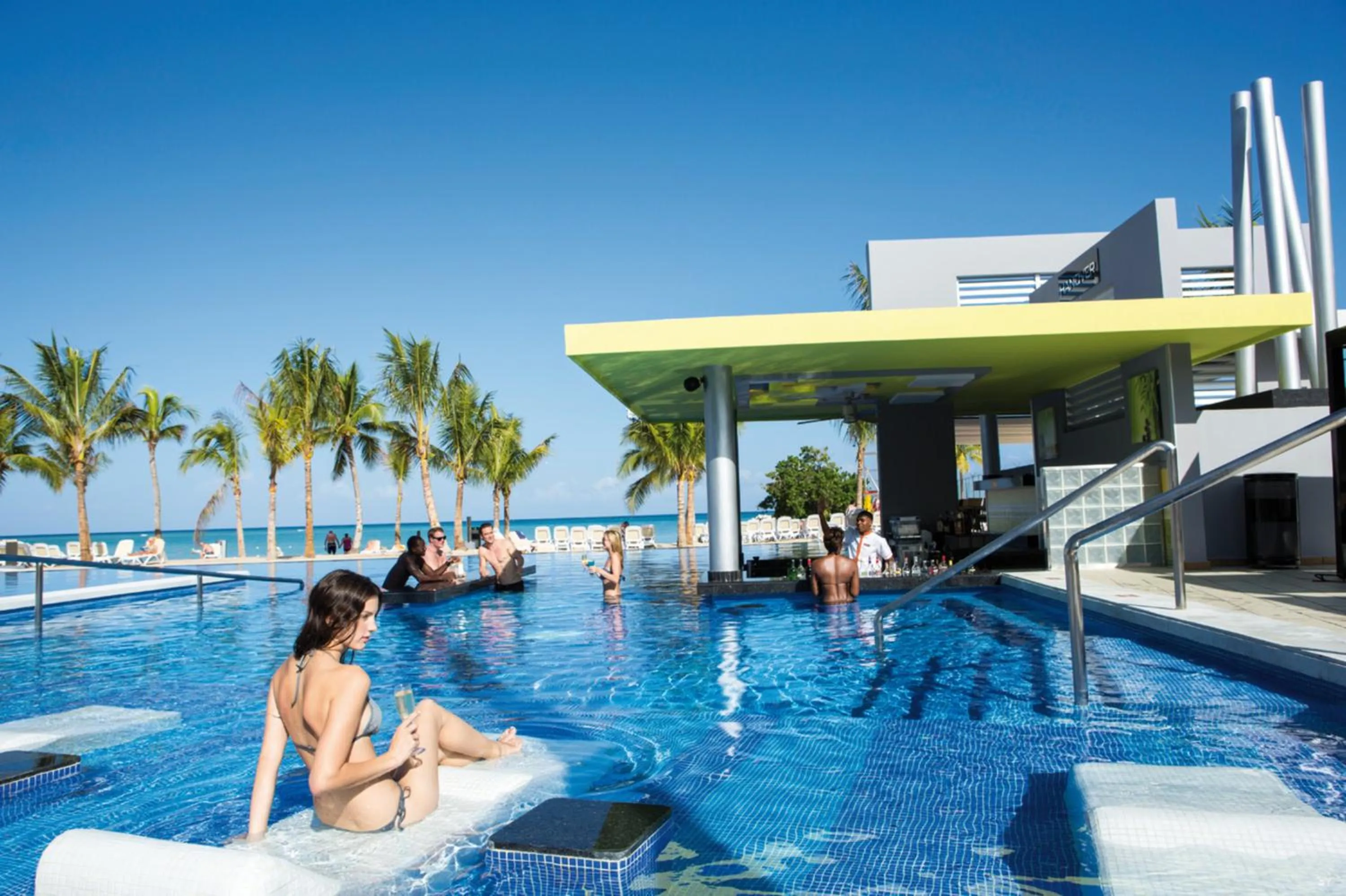 Swimming pool in Riu Palace Jamaica - Adults Only - All Inclusive