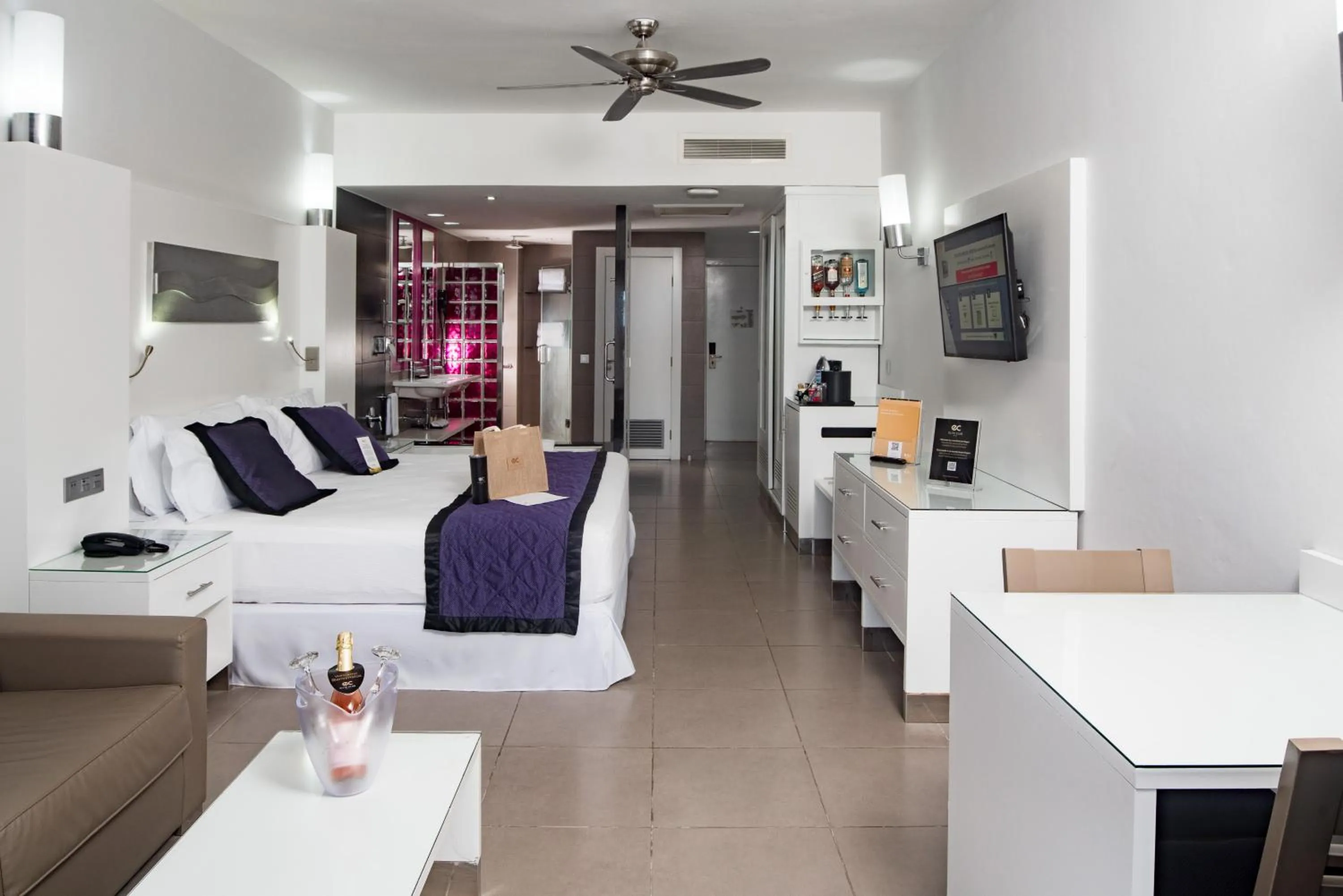 Bed in Riu Palace Jamaica - Adults Only - All Inclusive