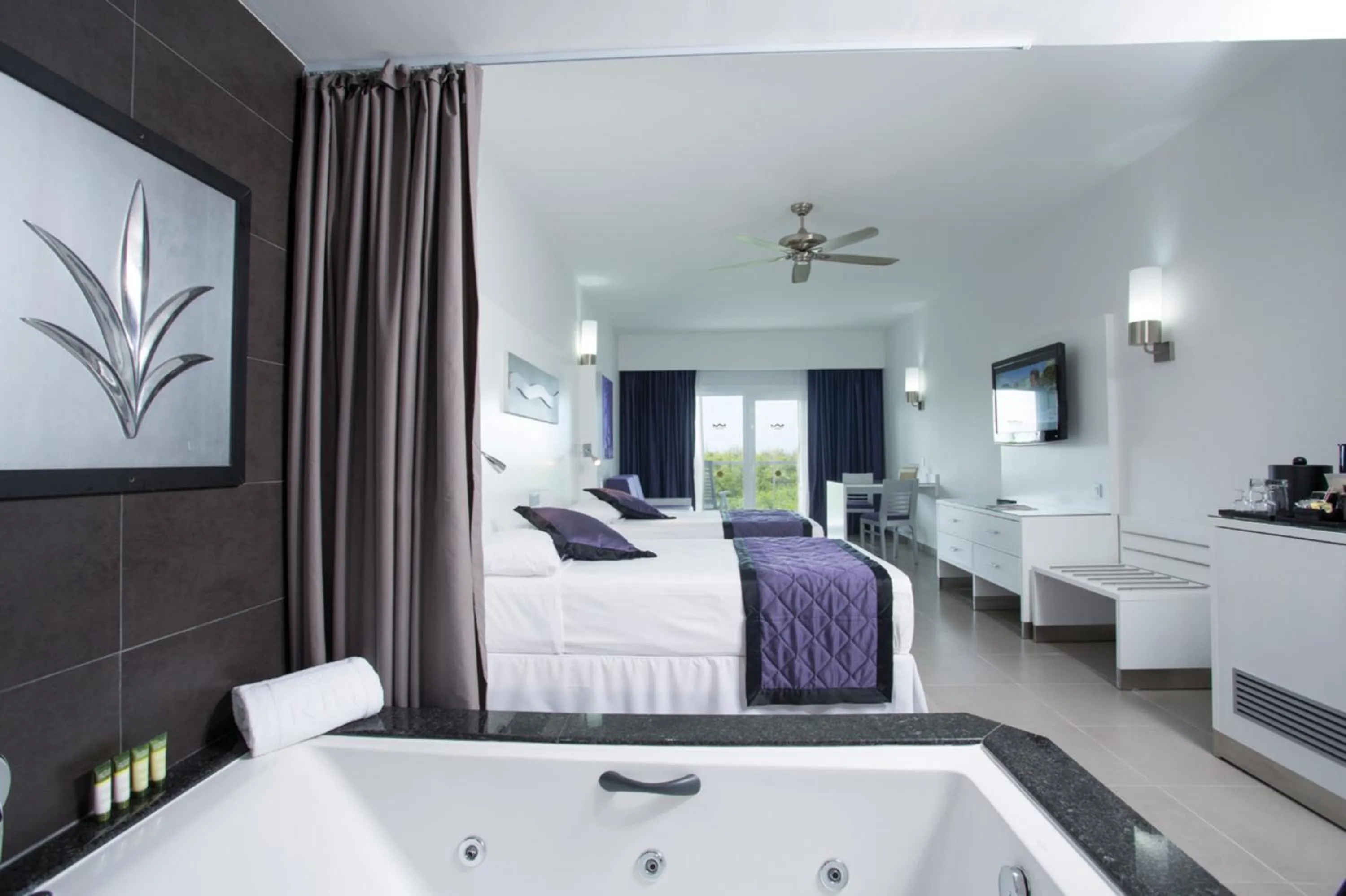 Bed in Riu Palace Jamaica - Adults Only - All Inclusive