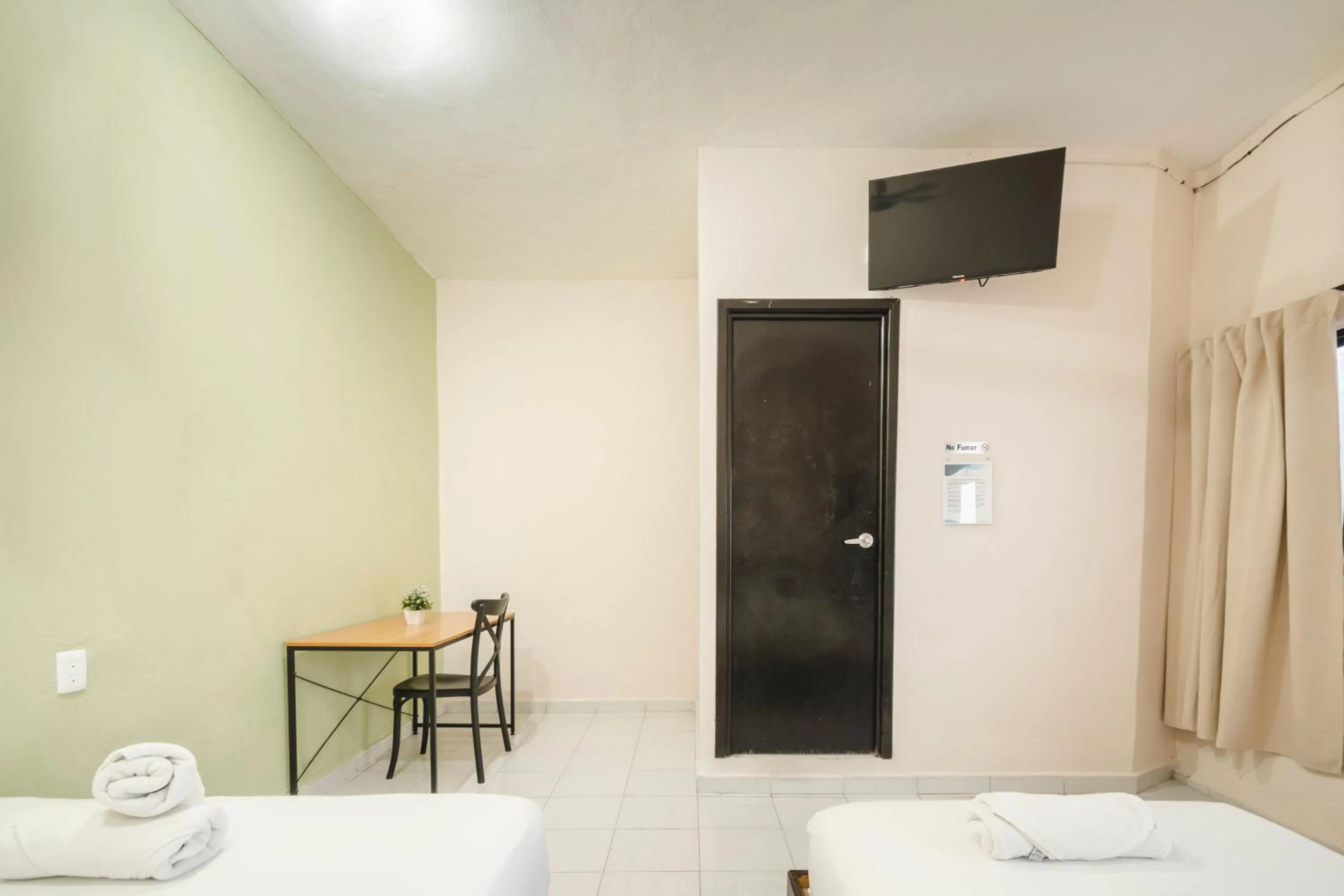 Photo of the whole room, Bed in Hotel Quiam