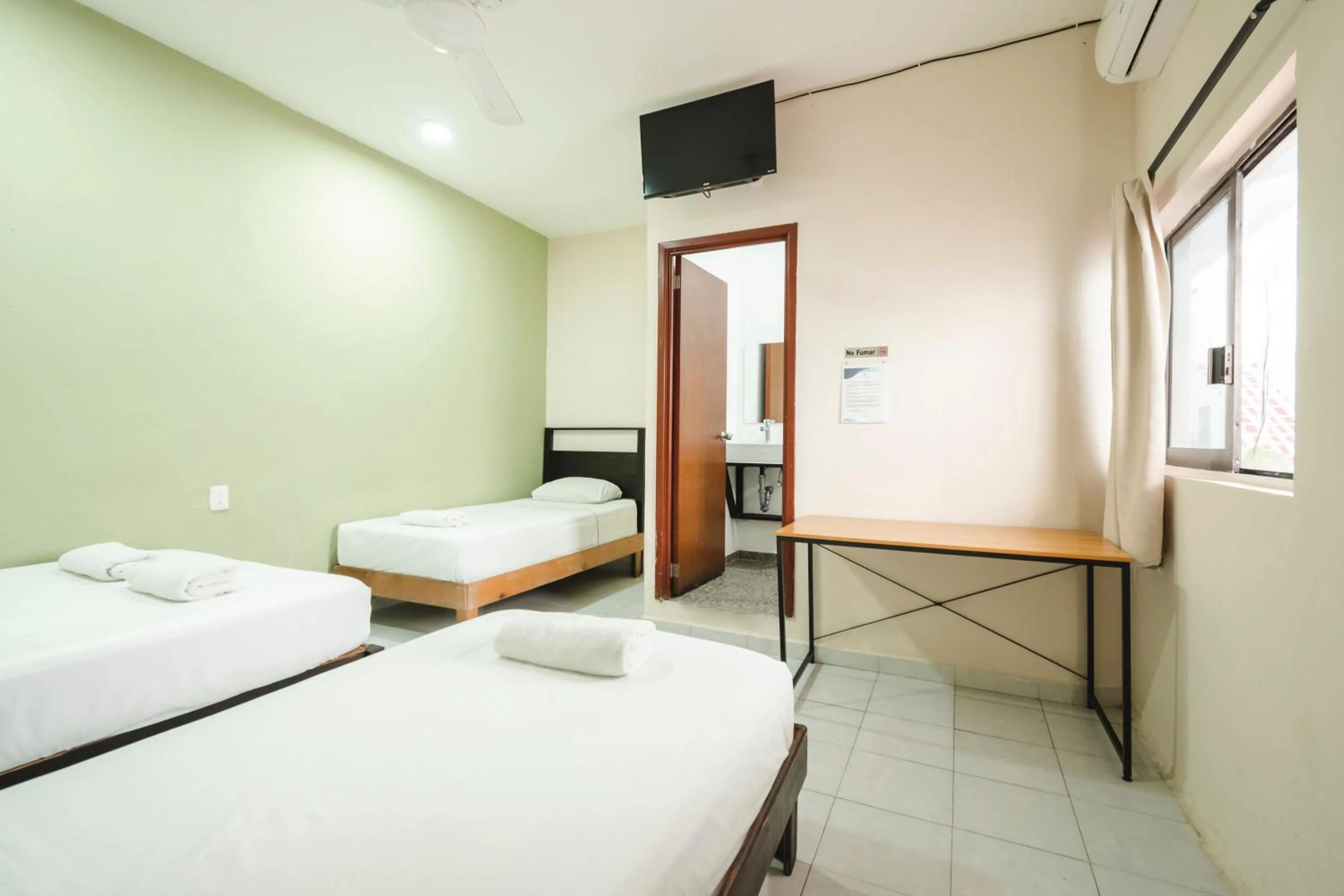 Photo of the whole room, Bed in Hotel Quiam