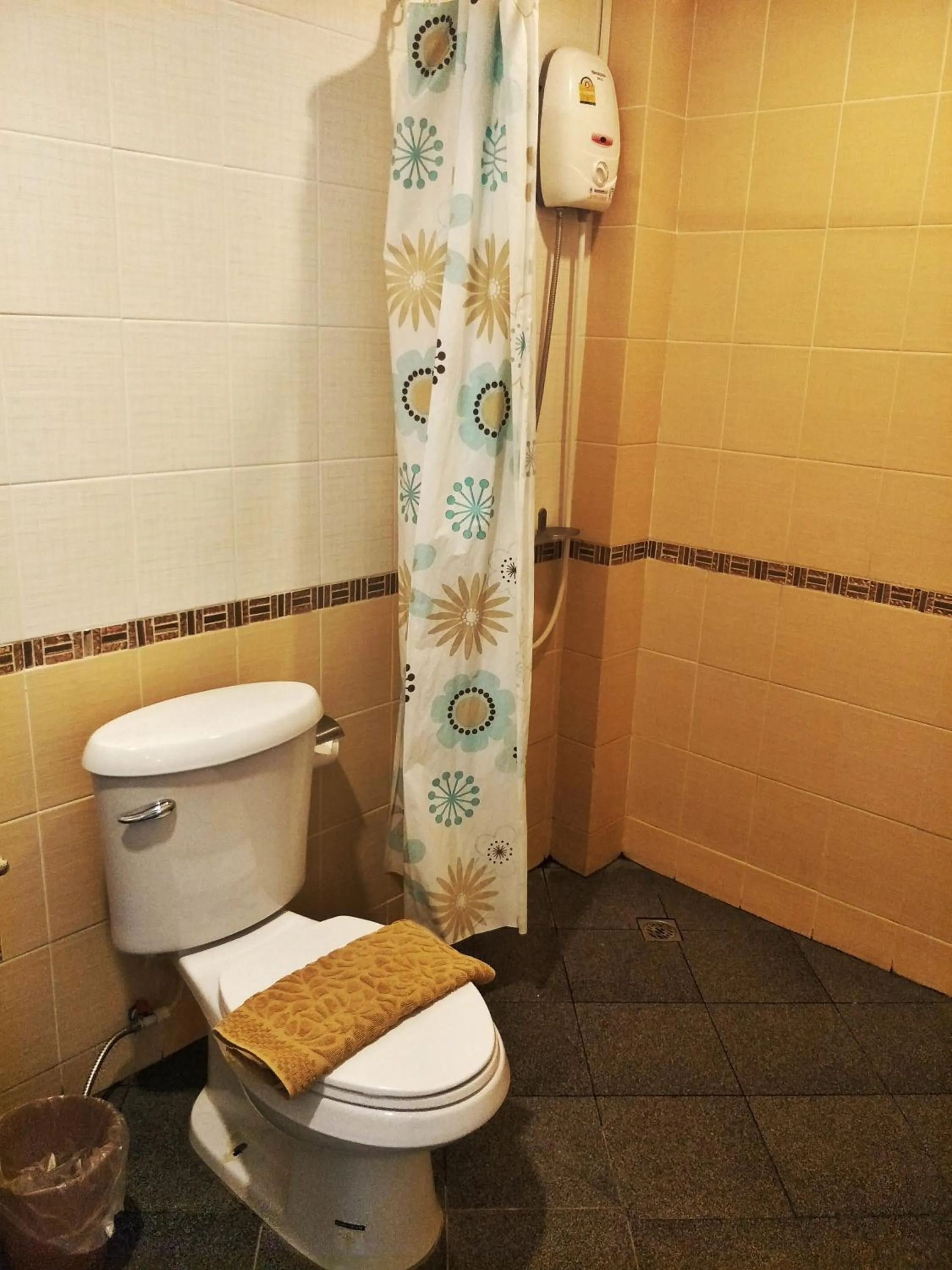 Shower in Blue House Sukhothai