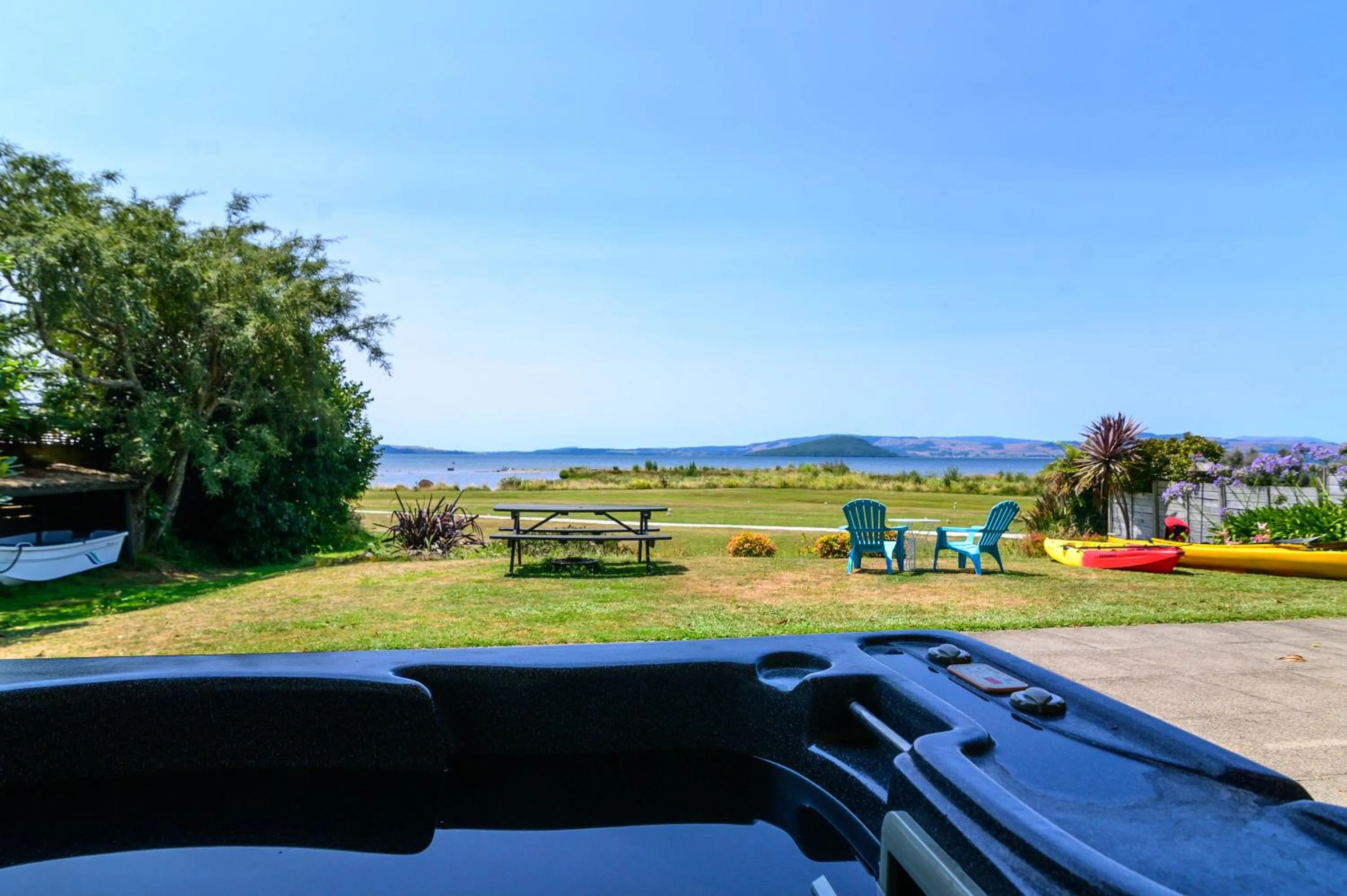 Bath in Ngongotaha Lakeside Lodge