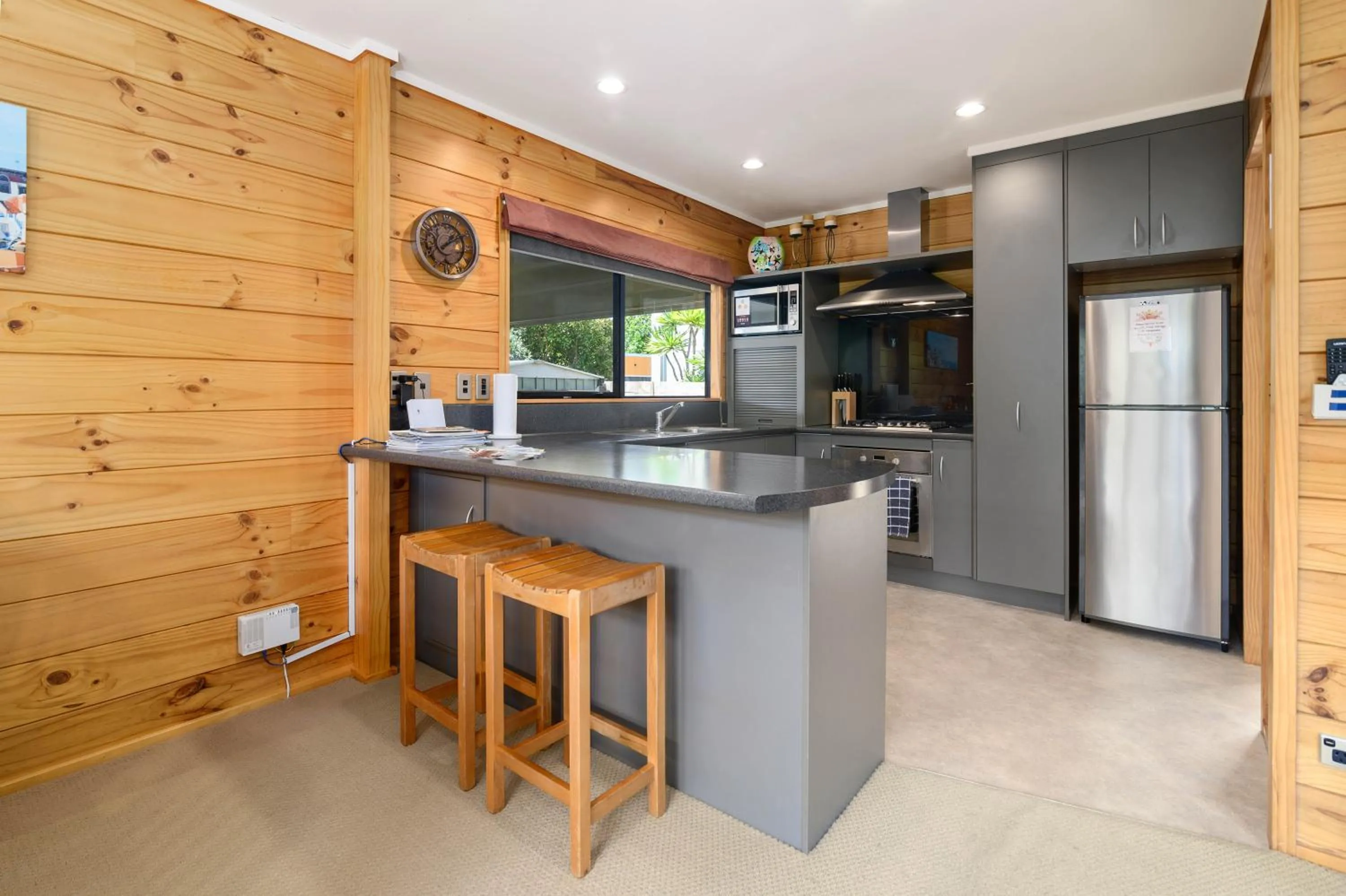 Kitchen or kitchenette in Ngongotaha Lakeside Lodge
