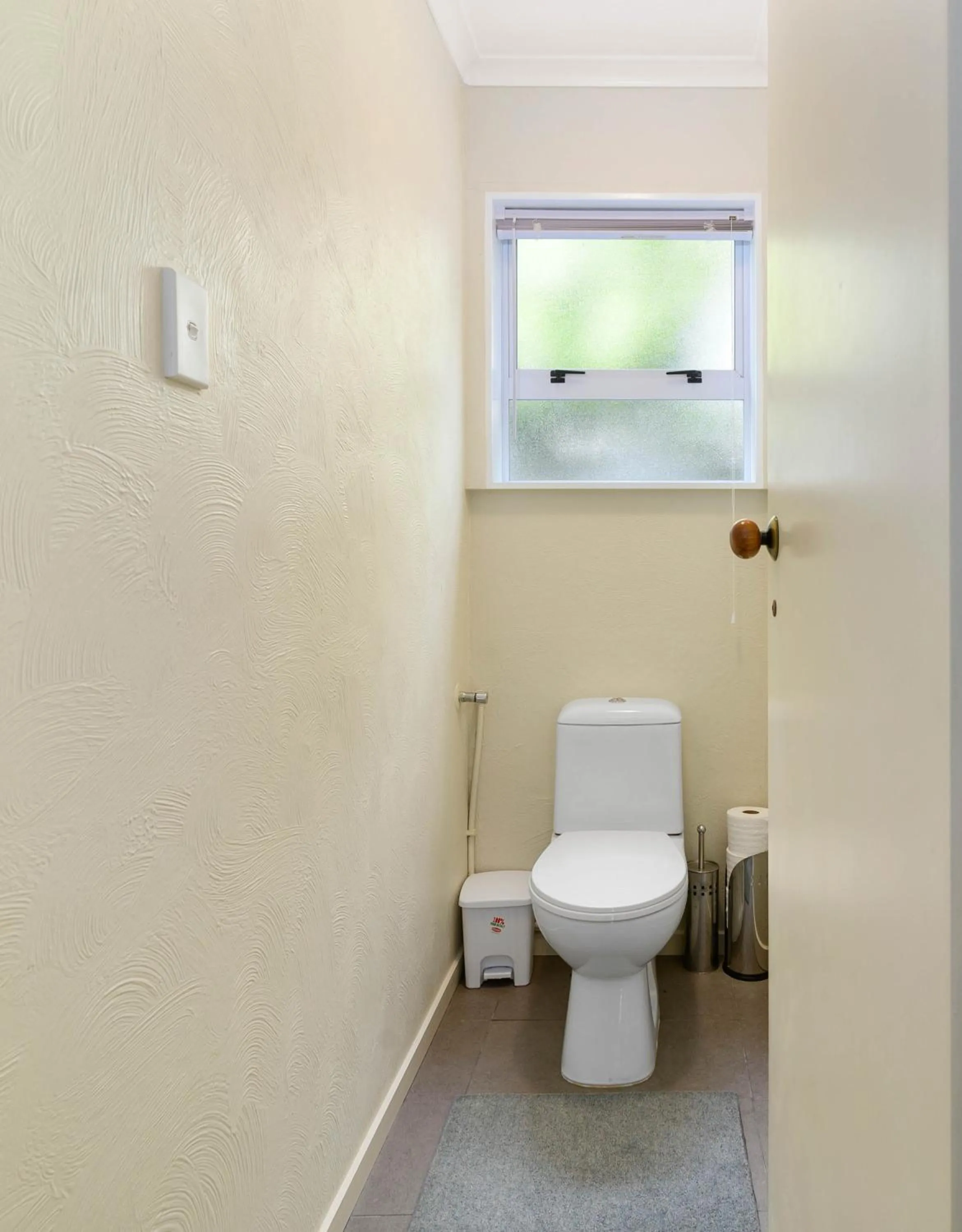 Toilet in Ngongotaha Lakeside Lodge