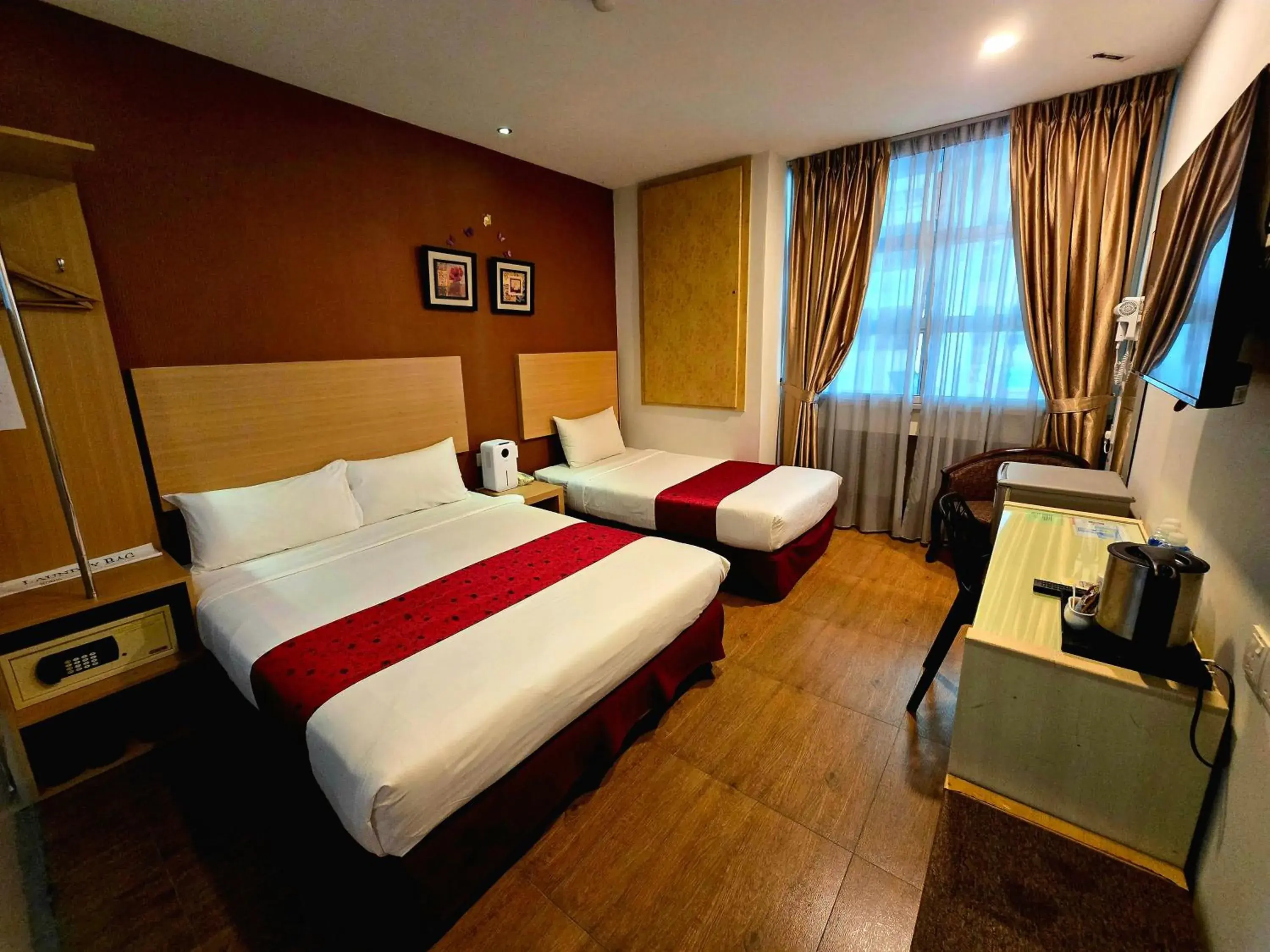 Deluxe Triple Room in Eight Days Boutique Hotel - Permas Jaya Deluxe Triple Room in Eight Days Boutique Hotel - Permas Jaya