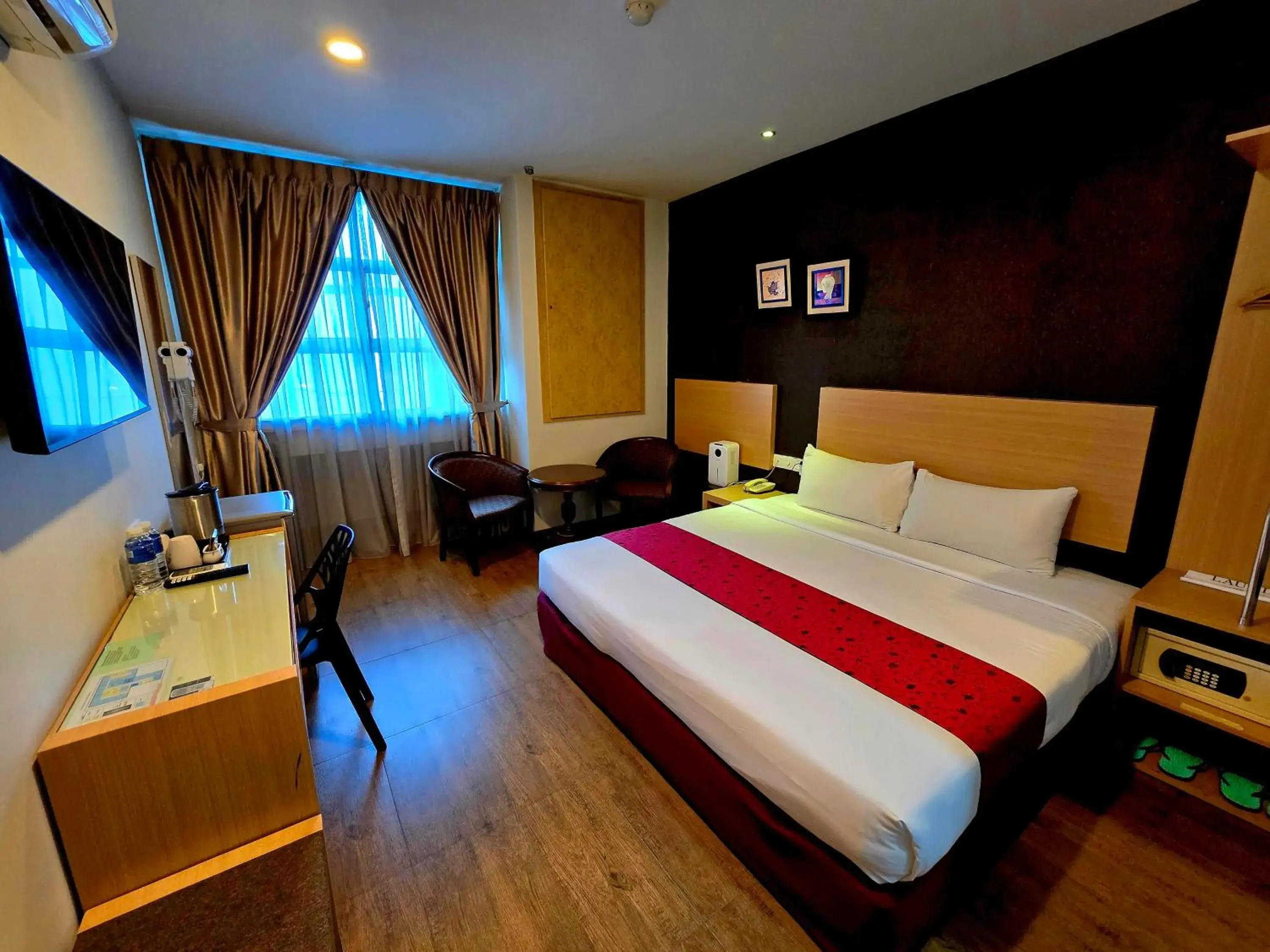 Deluxe King Room in Eight Days Boutique Hotel - Permas Jaya Deluxe King Room in Eight Days Boutique Hotel - Permas Jaya