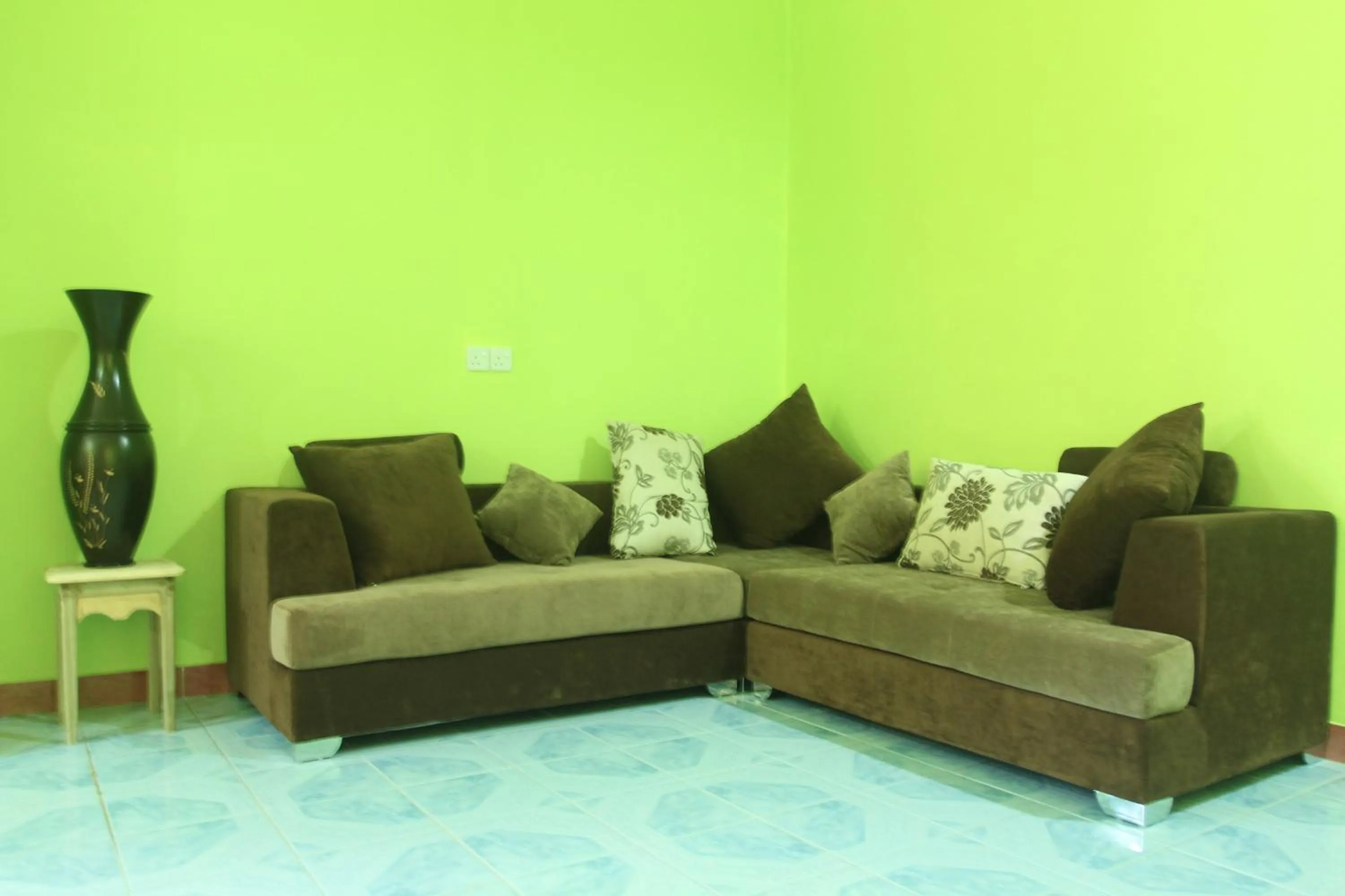 Seating area in Jail Break Surf Inn