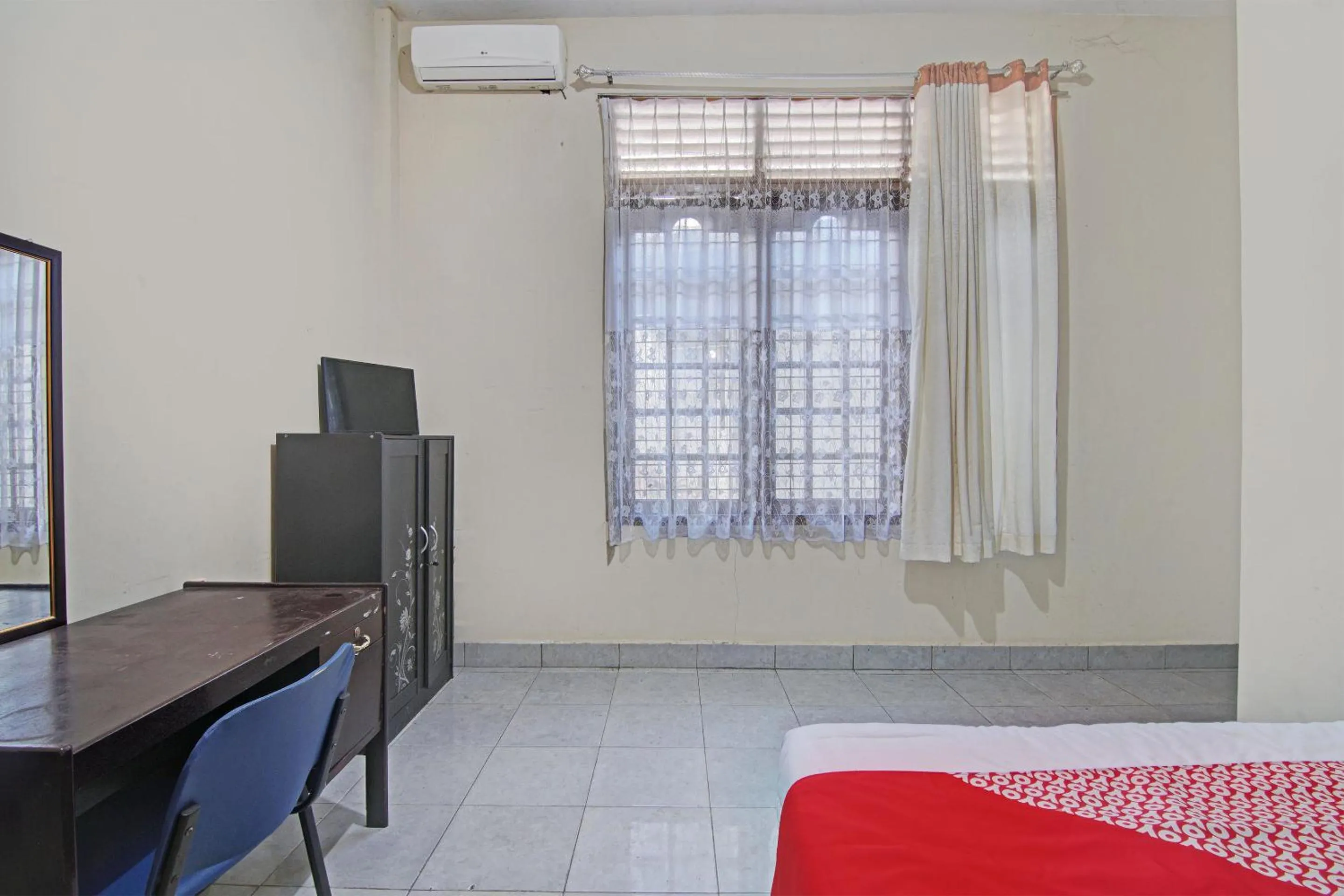 Bedroom, Bed in Hotel O Lavina Guesthouse