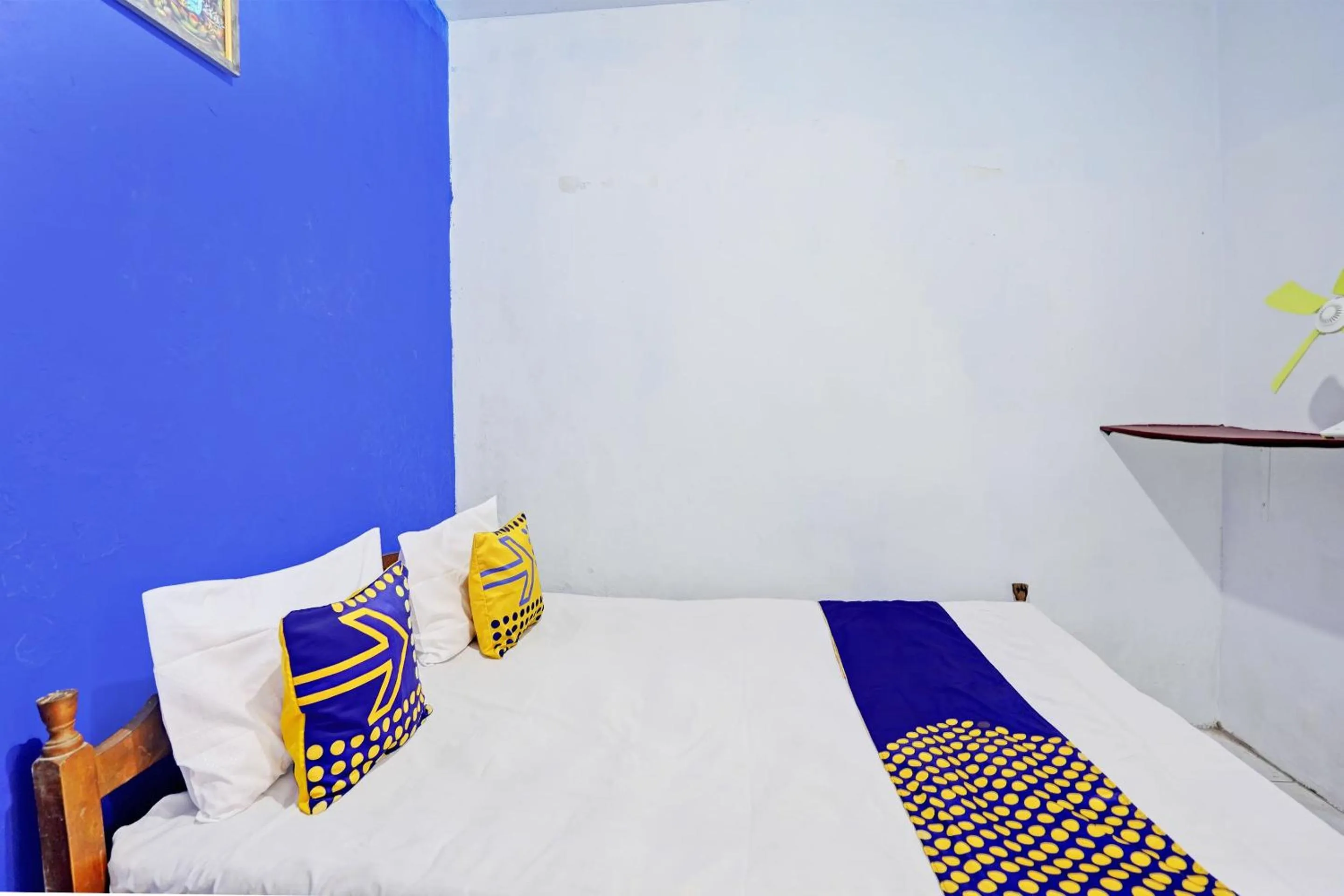 Bedroom, Bed in OYO Life 92921 Omaya Kost Syariah