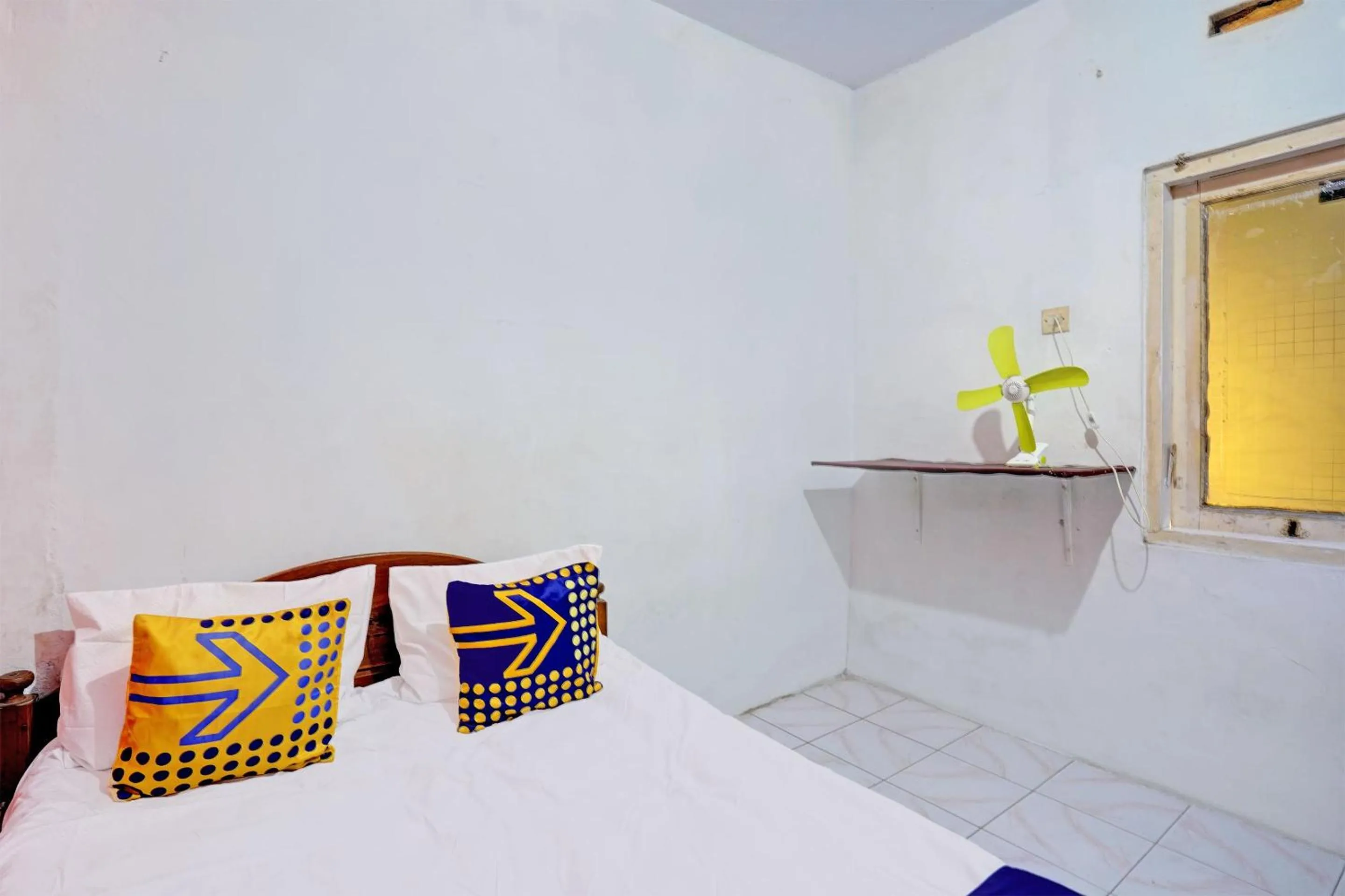 Bedroom, Bed in OYO Life 92921 Omaya Kost Syariah