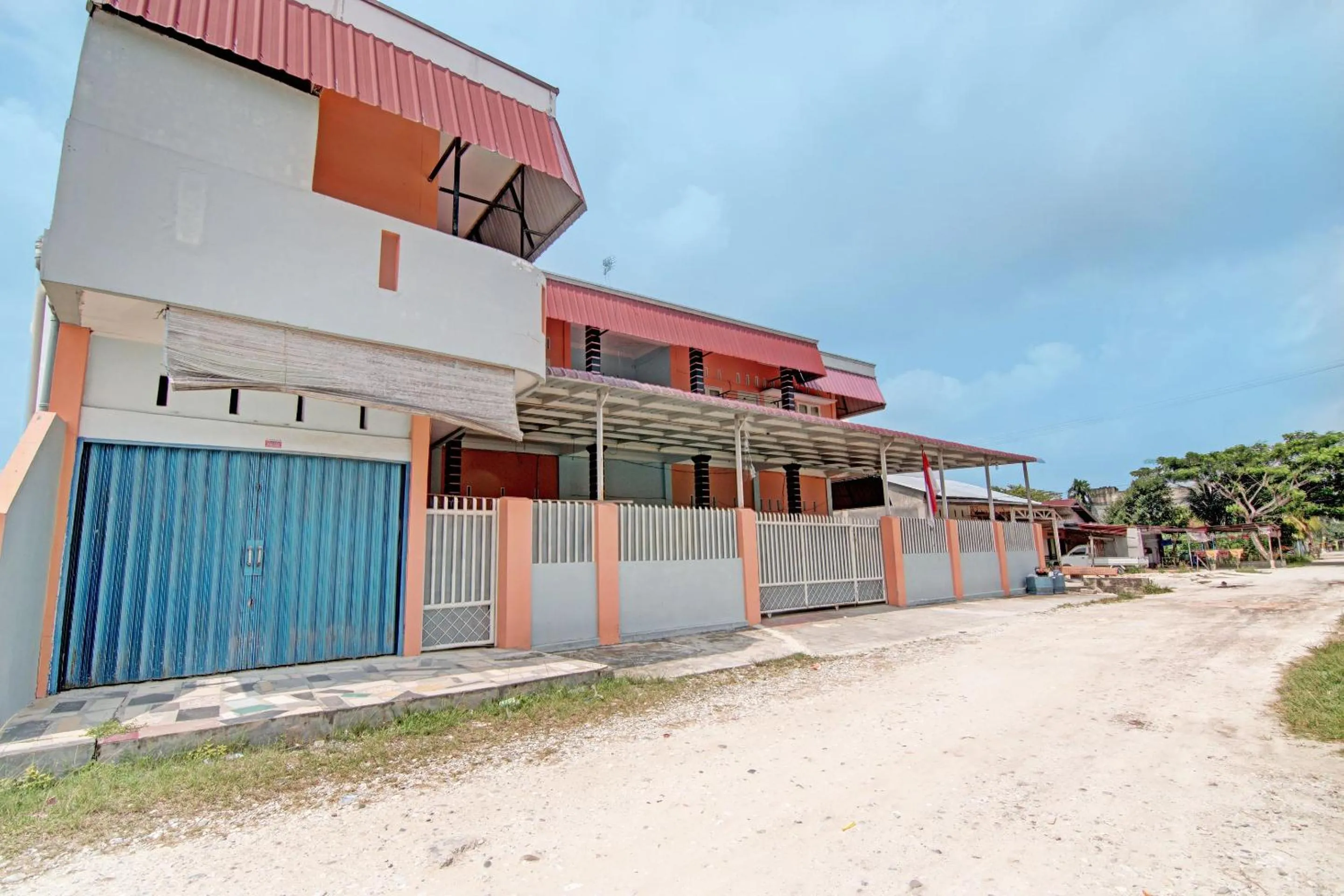 Facade/entrance in Hotel O Kalista Guest House Syariah