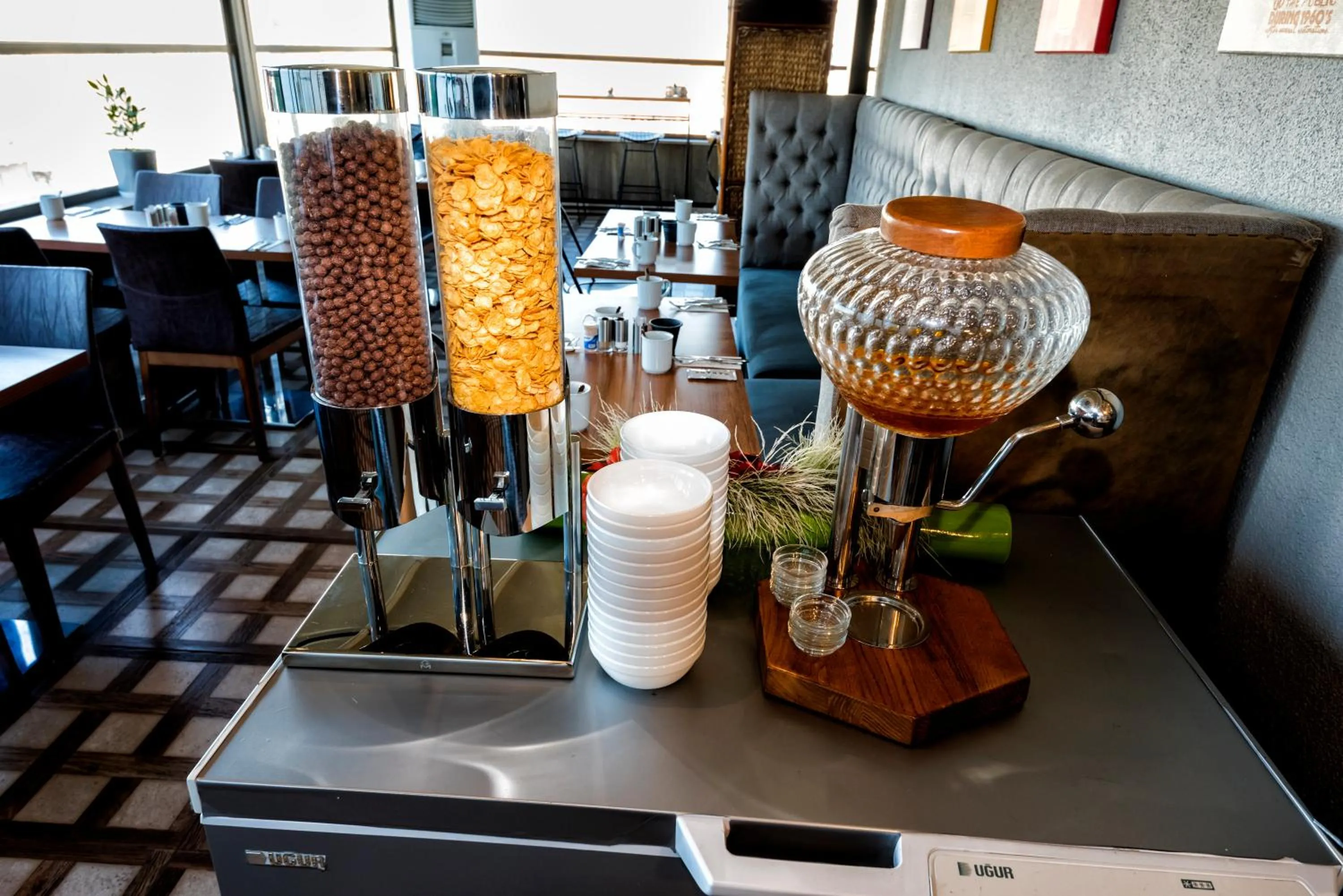 Coffee/tea facilities in BGuest Hotel & Residence