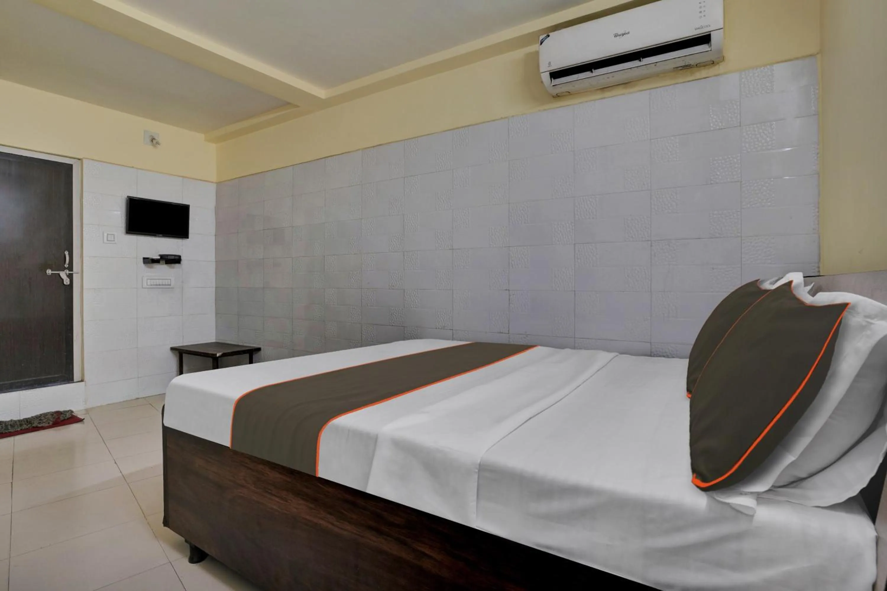 Bedroom in Hotel O Konark Inn