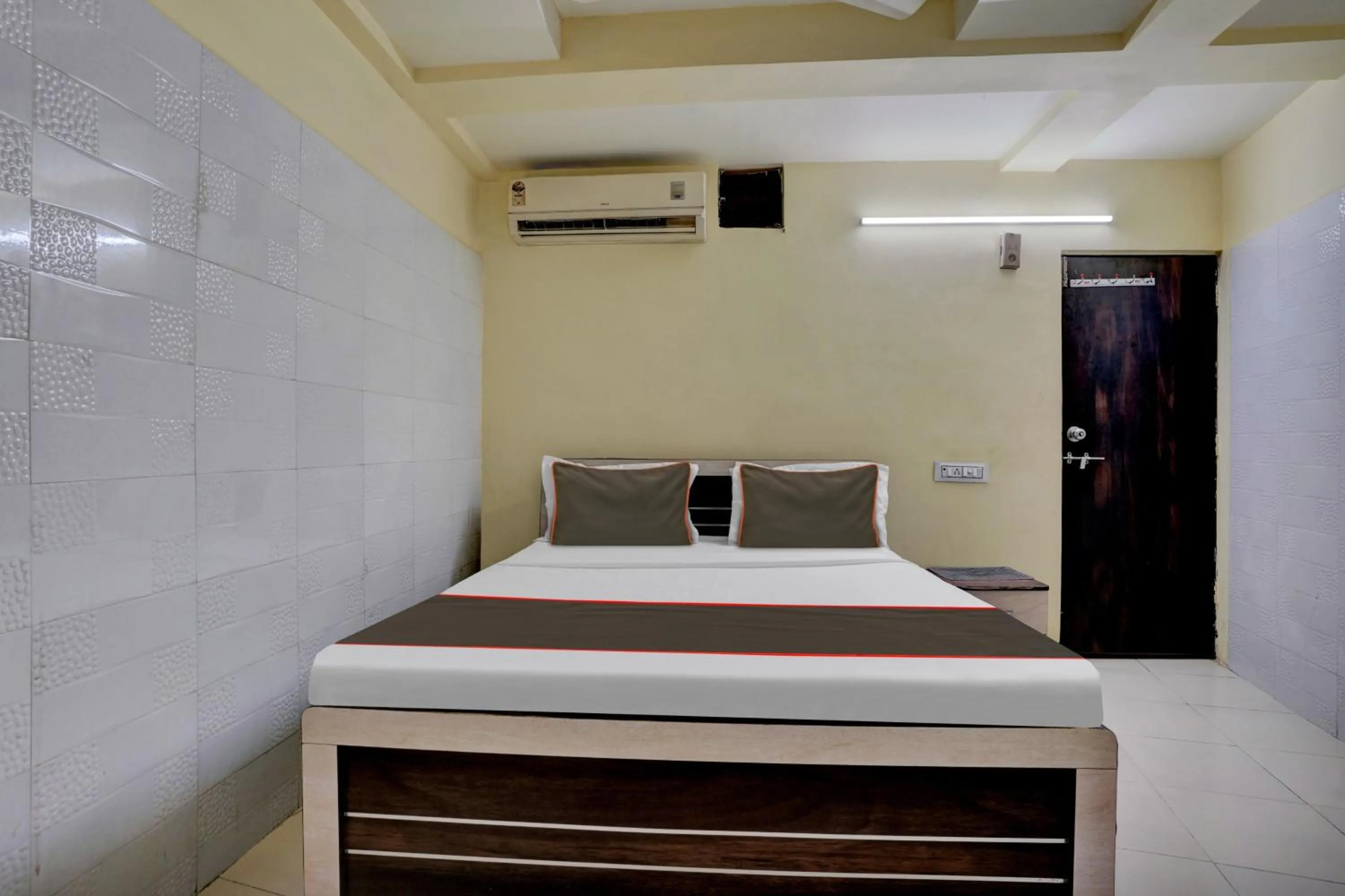 Bedroom in Hotel O Konark Inn