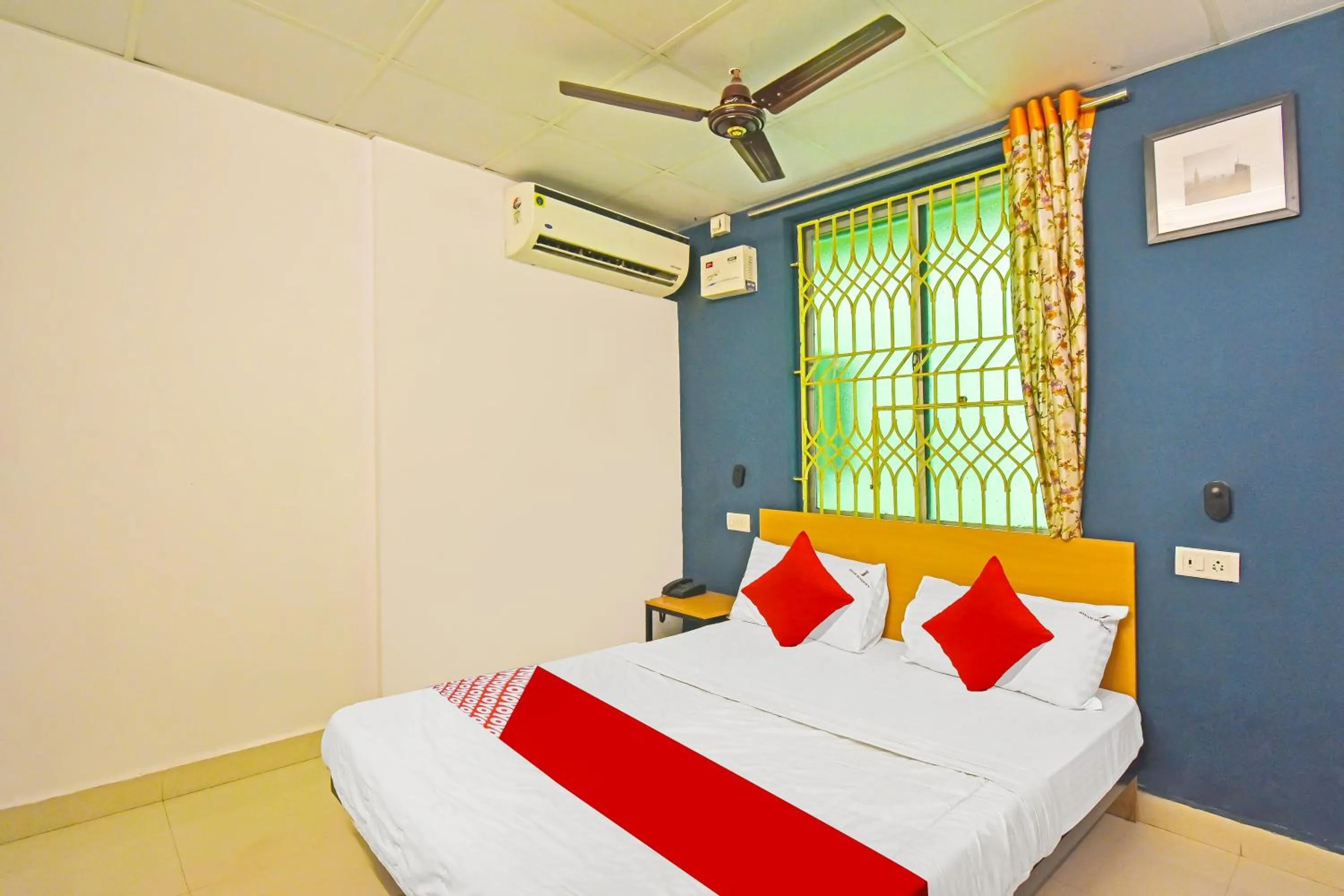 Bedroom, Bed in Hotel O Grand Residency Near Kasi Talkies