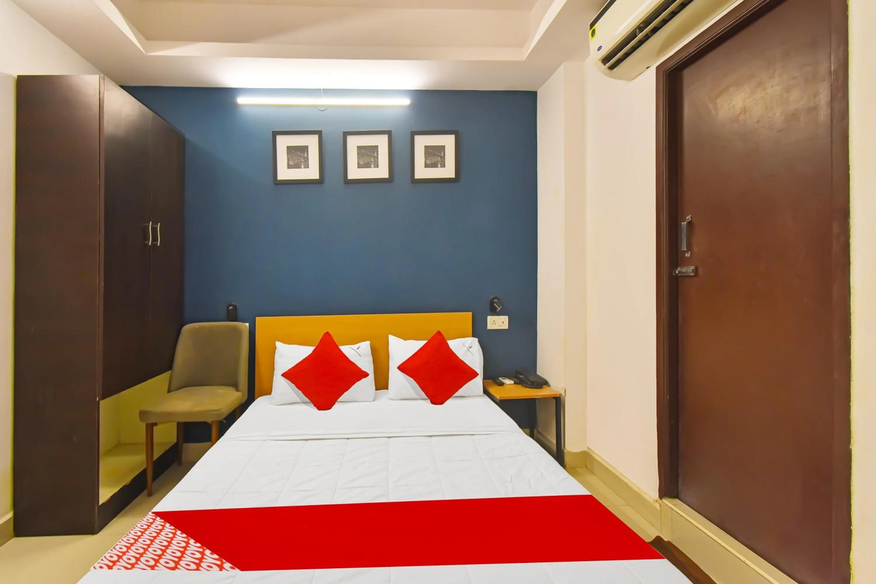Bedroom, Bed in Hotel O Grand Residency Near Kasi Talkies