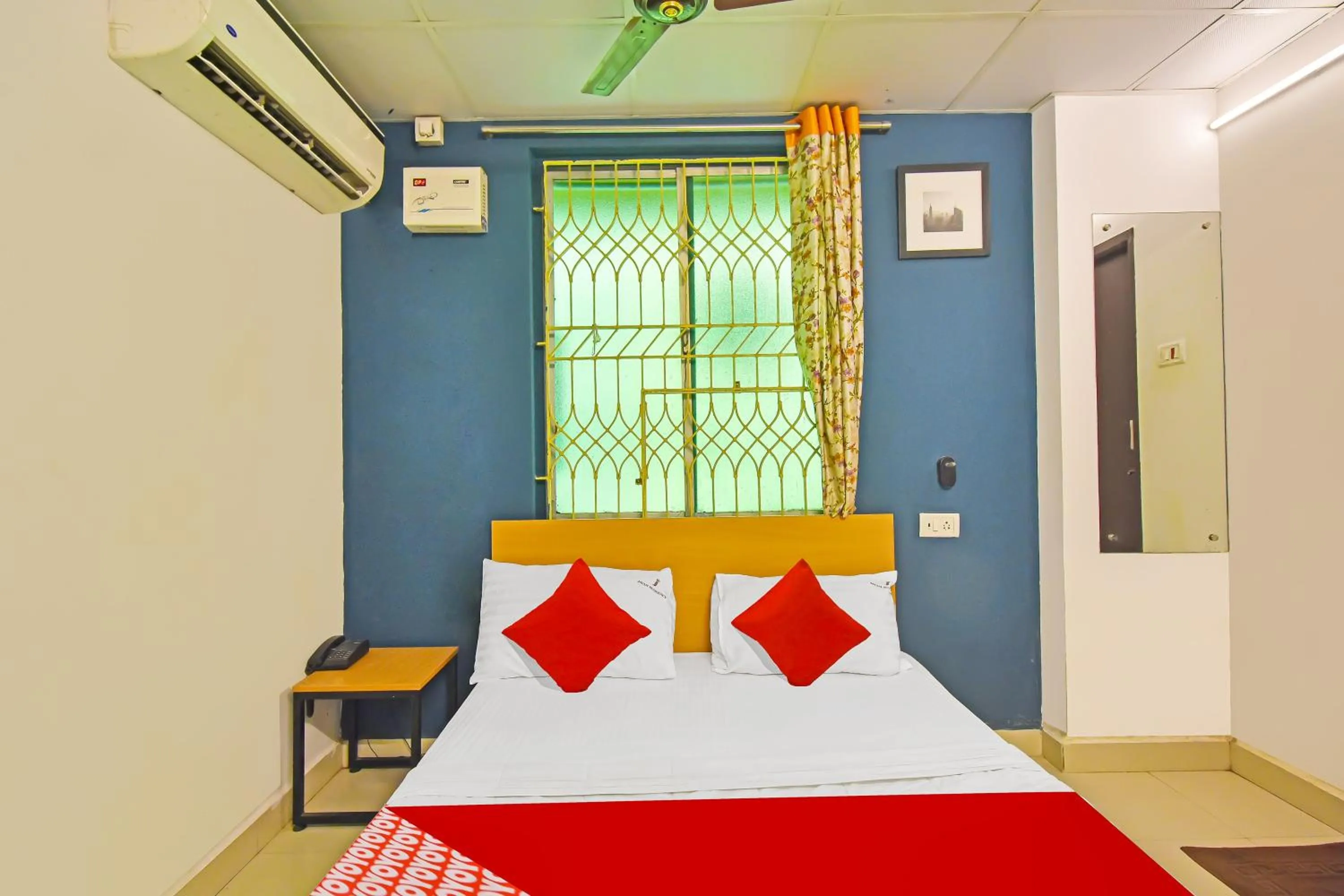 Bedroom, Bed in Hotel O Grand Residency Near Kasi Talkies