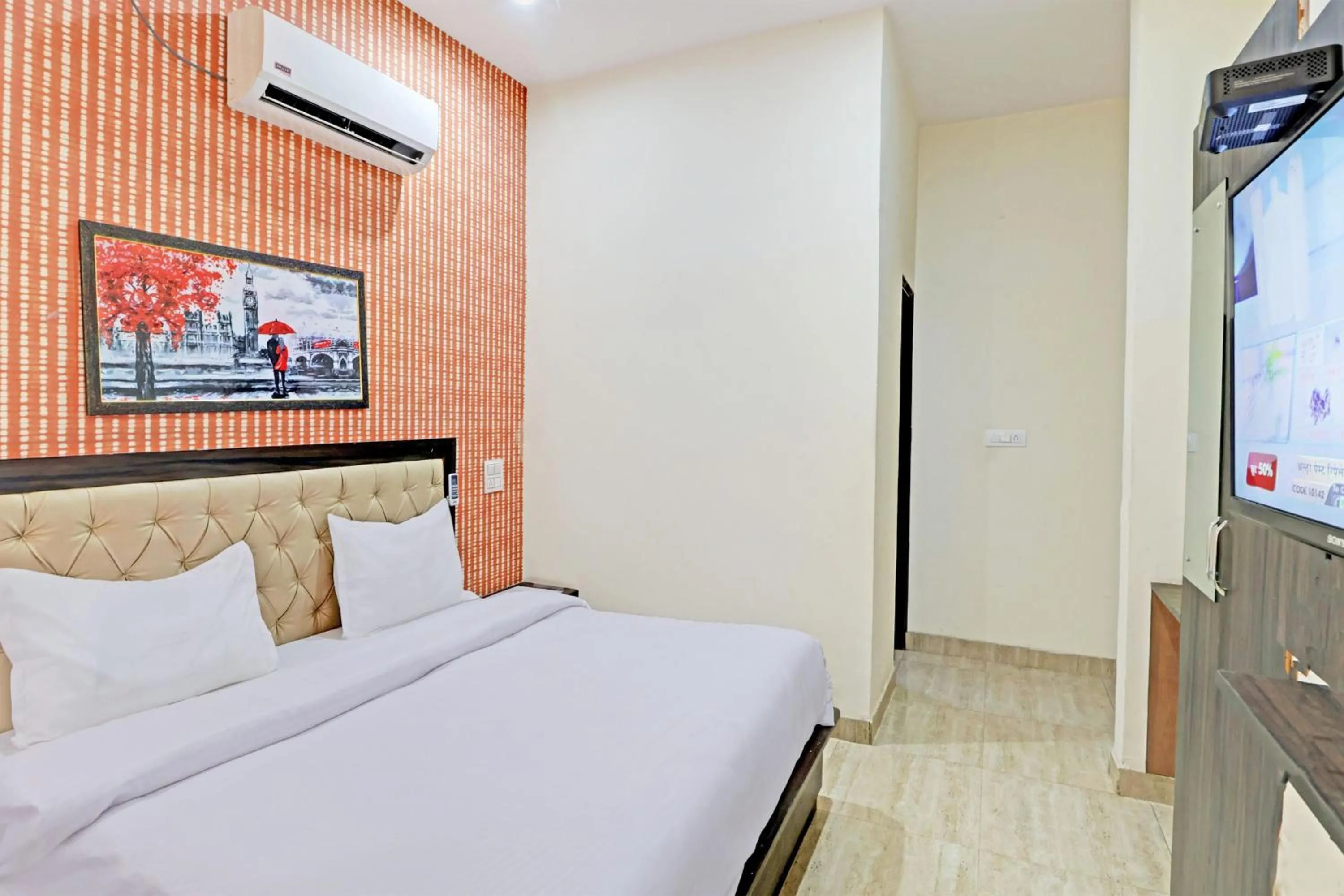 Facade/entrance, Bed in Hotel O Inn