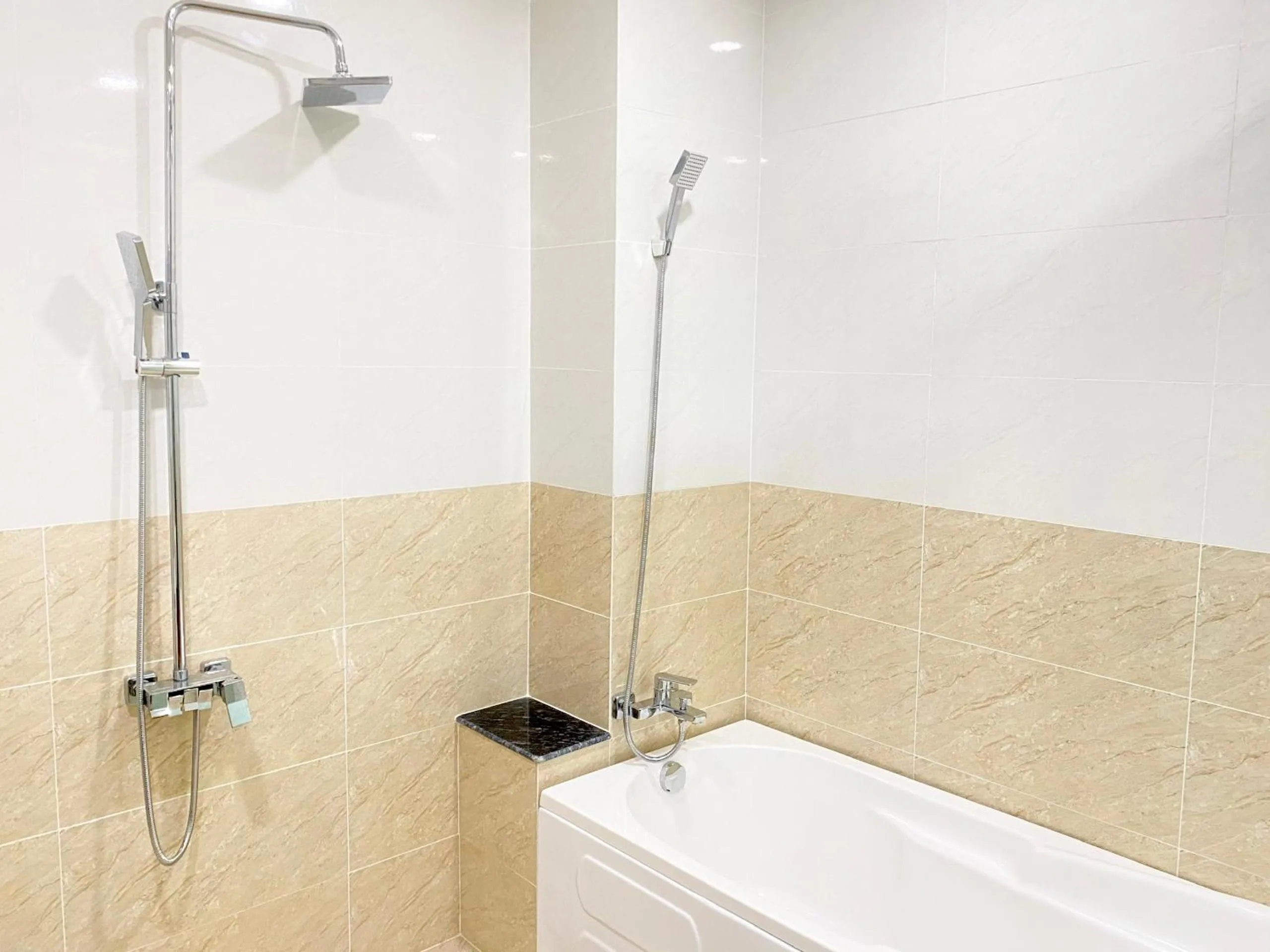 Shower in Thiên Tài Hotel