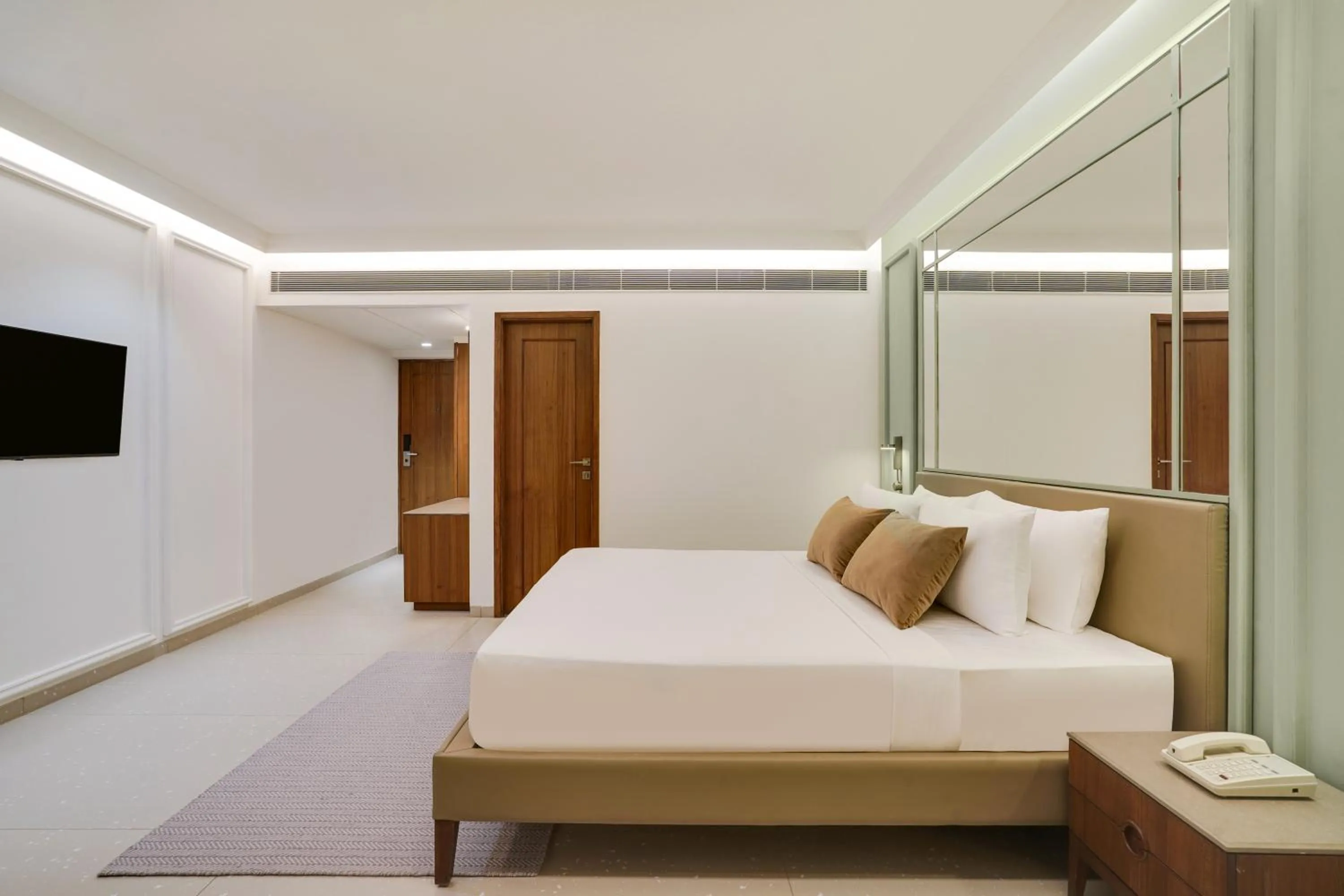 Bed in Lemon Tree Hotel, Rajkot