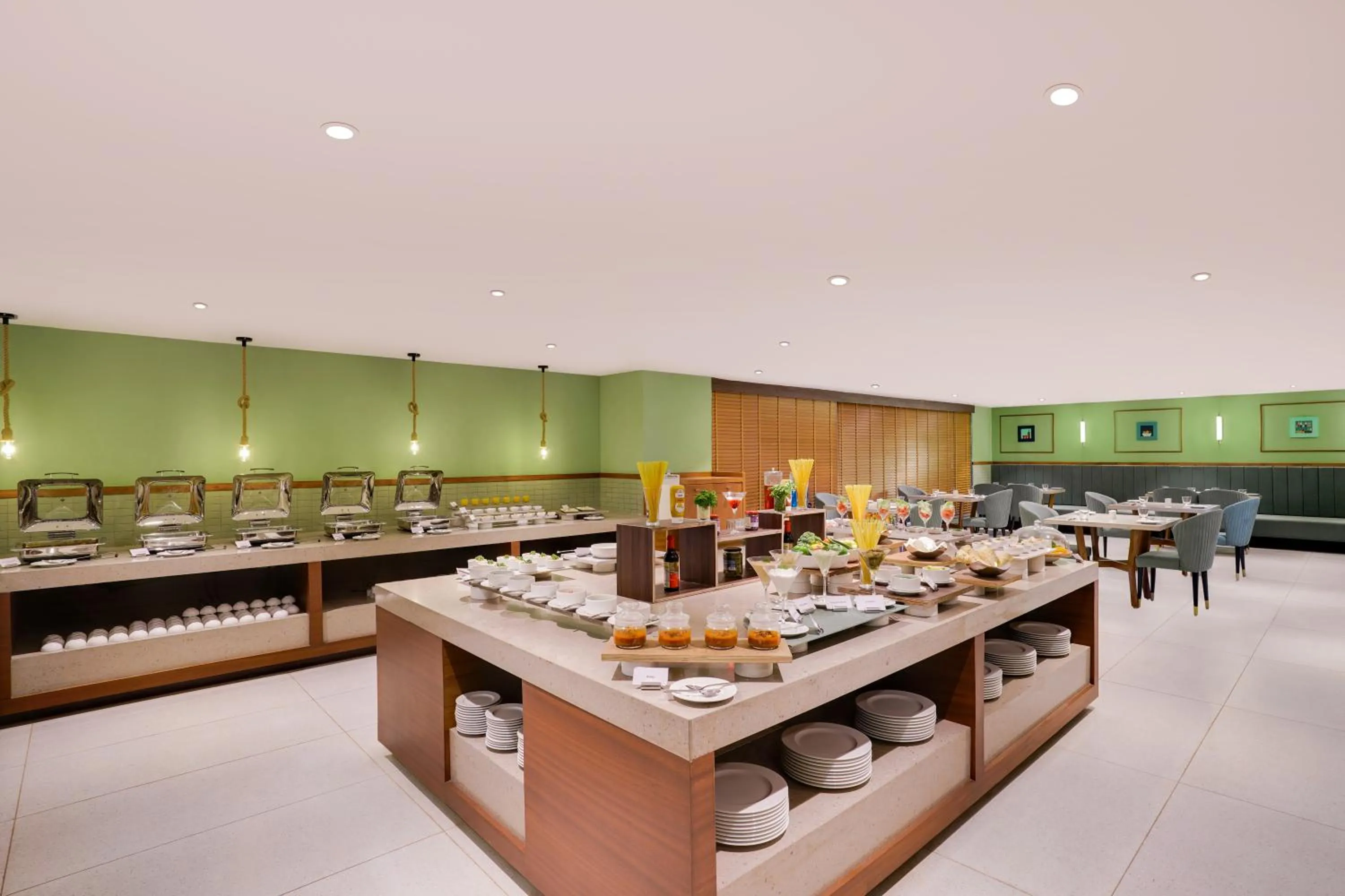 Restaurant/places to eat in Lemon Tree Hotel, Rajkot