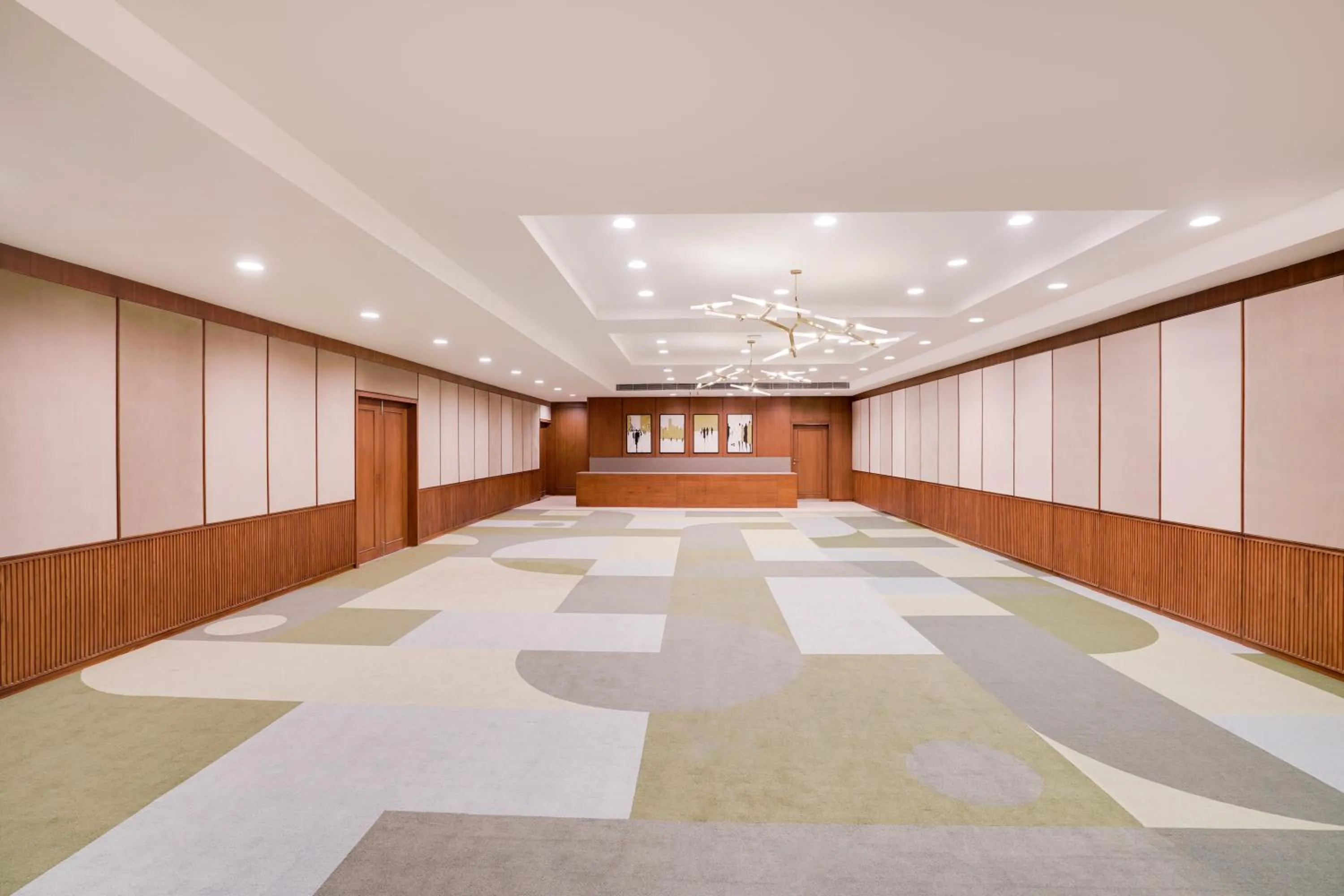 Banquet/Function facilities in Lemon Tree Hotel, Rajkot