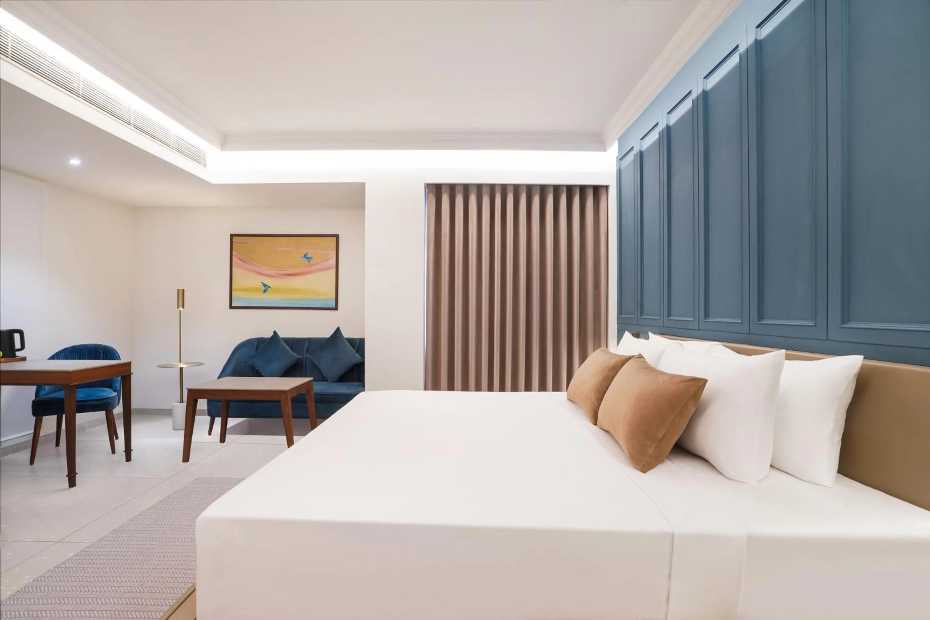 Bed in Lemon Tree Hotel, Rajkot