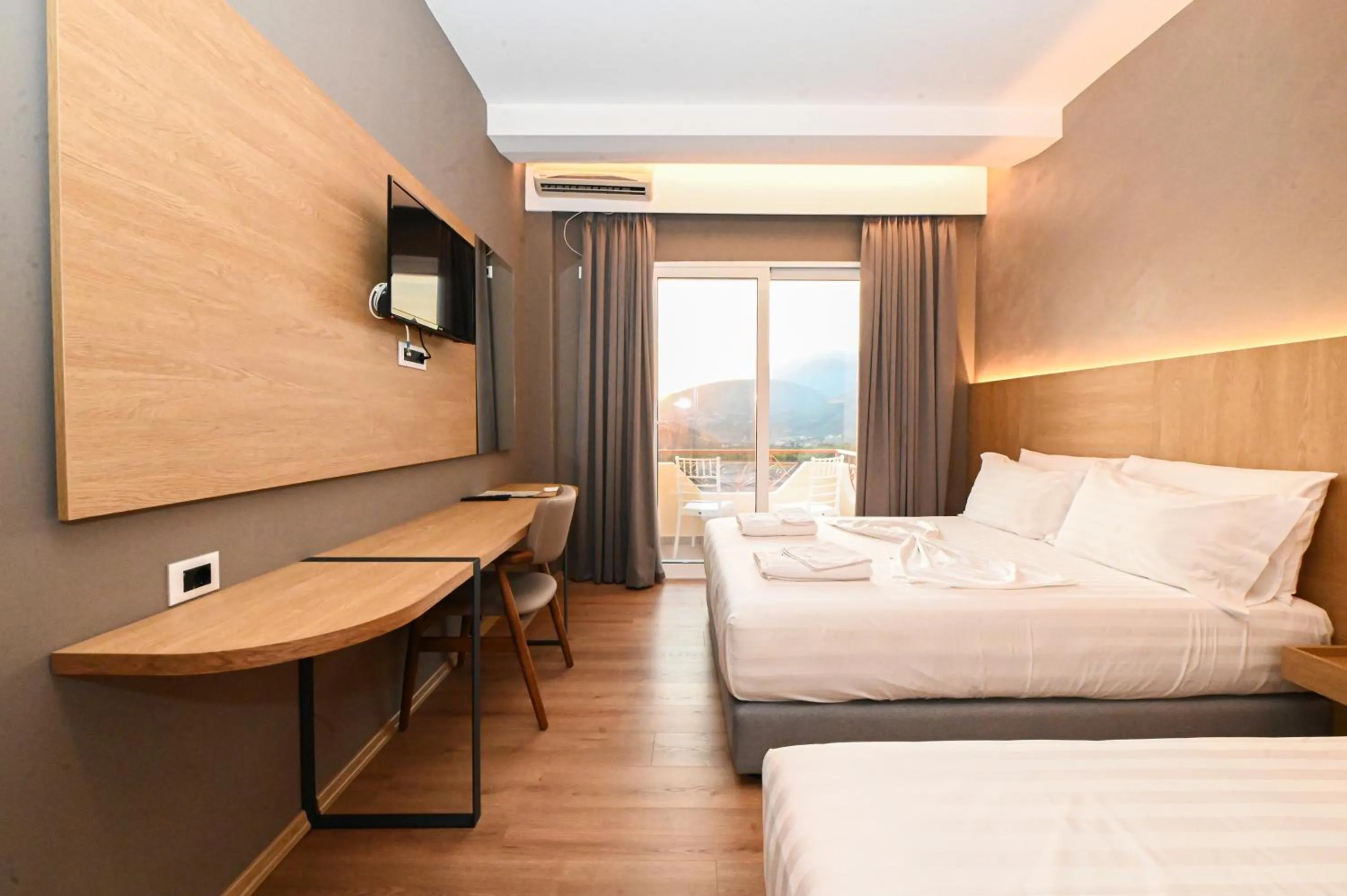 TV and multimedia, Bed in Hotel Panorama