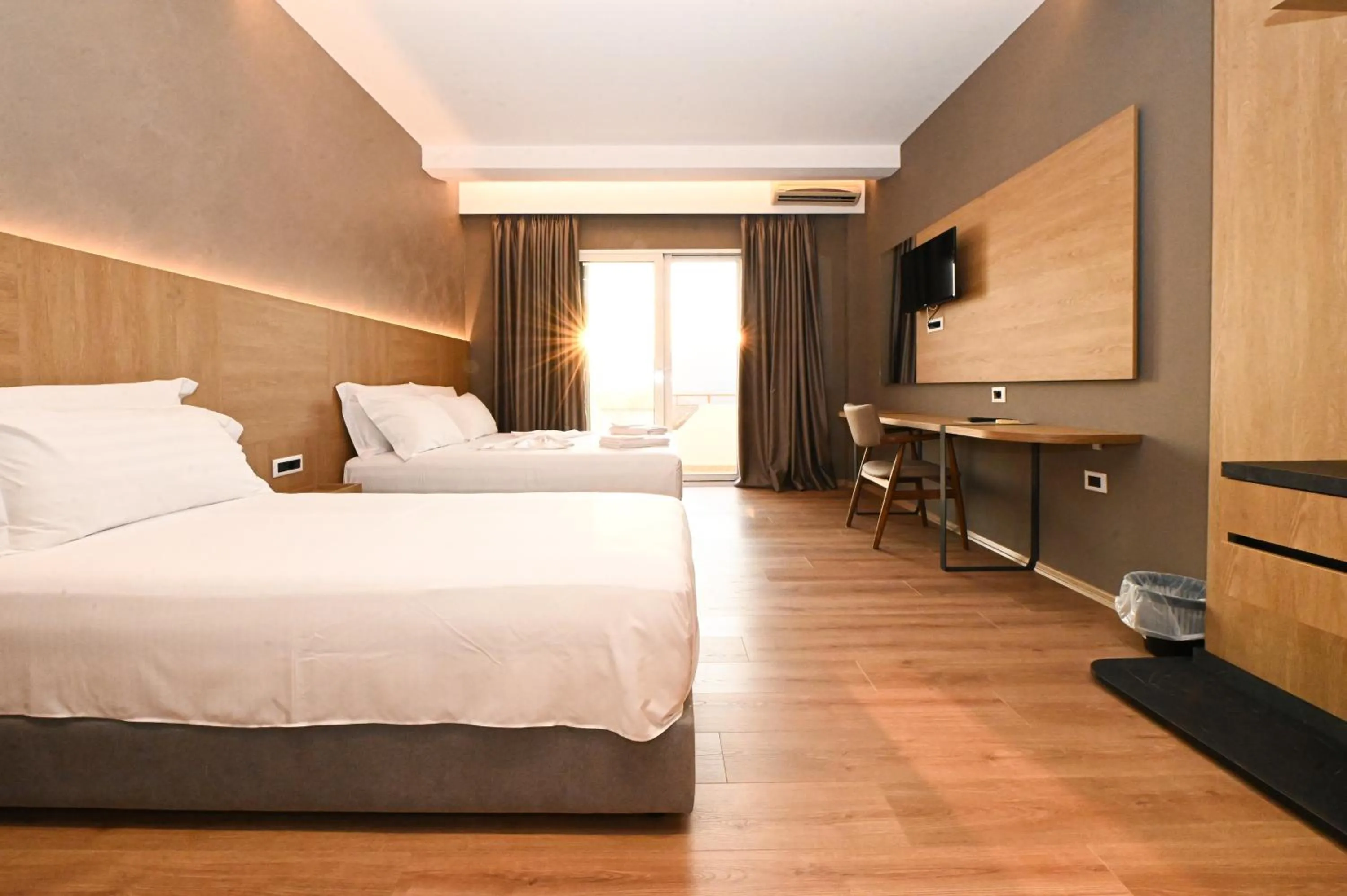 Evening entertainment, Bed in Hotel Panorama