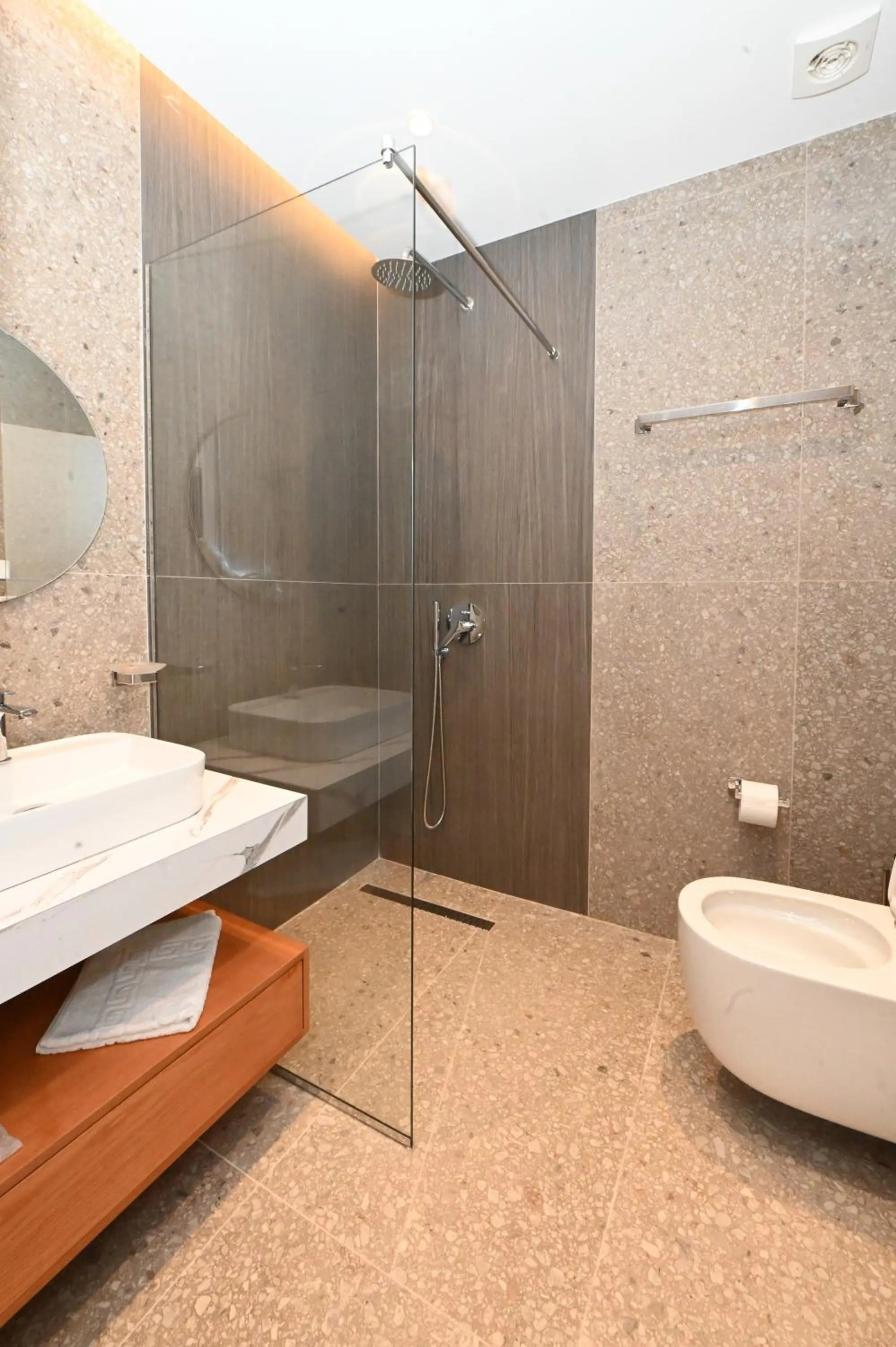 Shower in Hotel Panorama