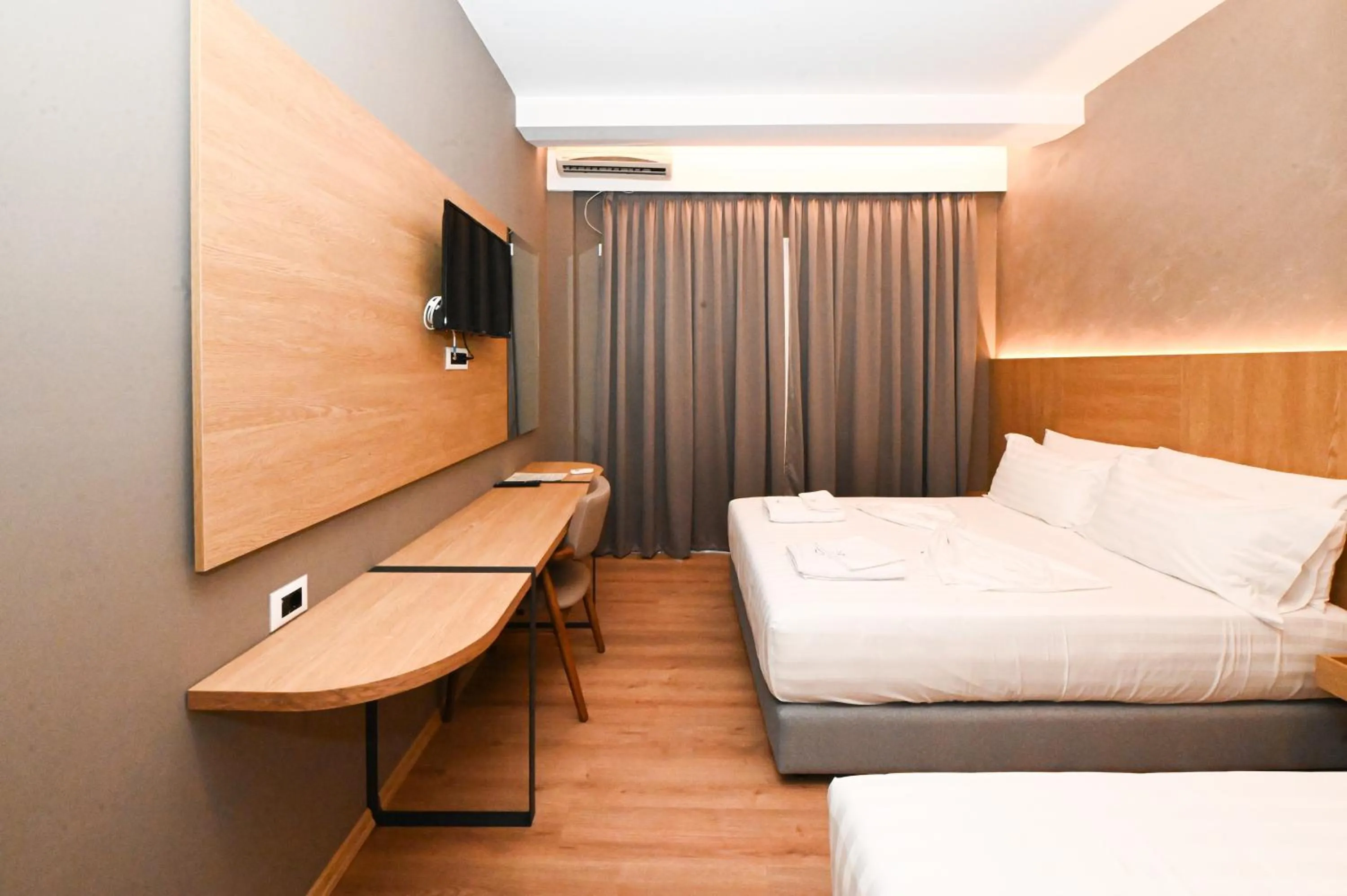 Seating area, Bed in Hotel Panorama