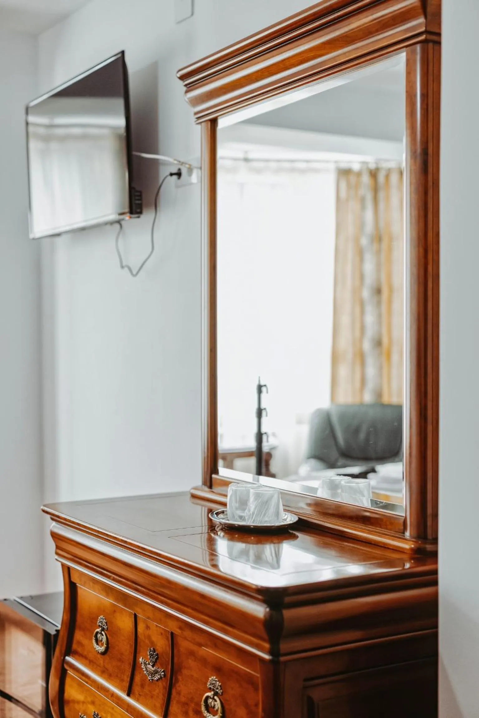 hair dresser in Complex Turistic Constantin Bucovina