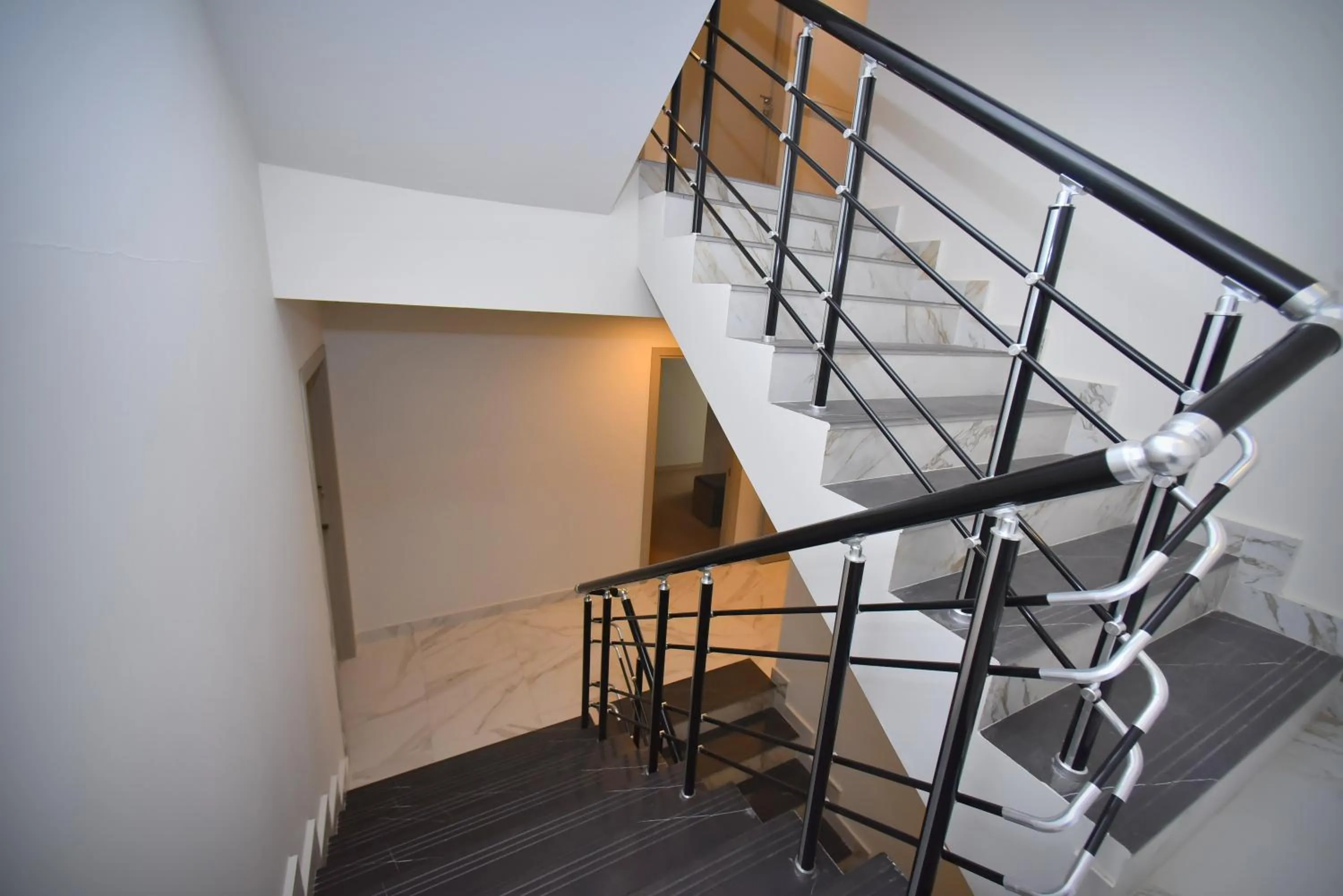 Property building in Hotel Avenue 30