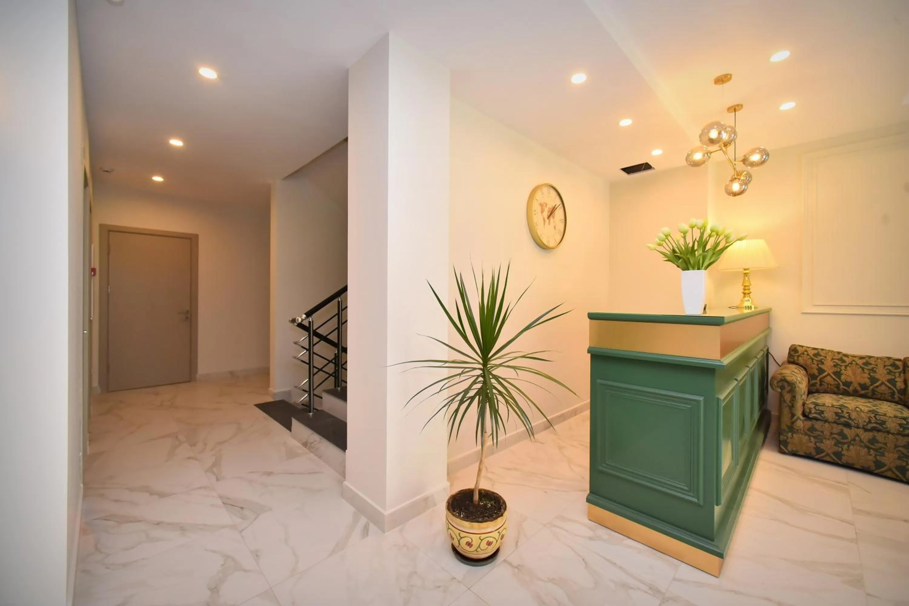 Lobby or reception in Hotel Avenue 30