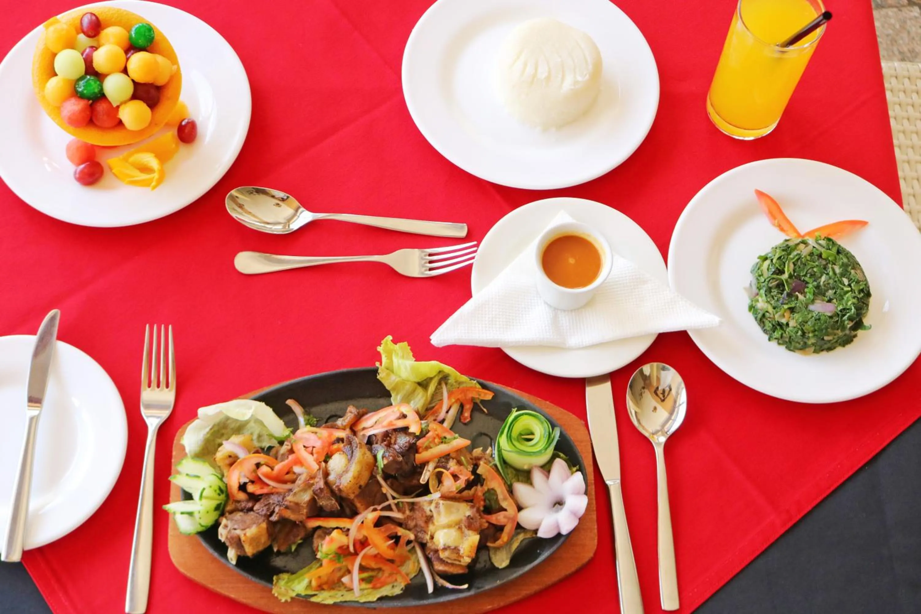 Restaurant/places to eat in Maanzoni 680 HOTEL