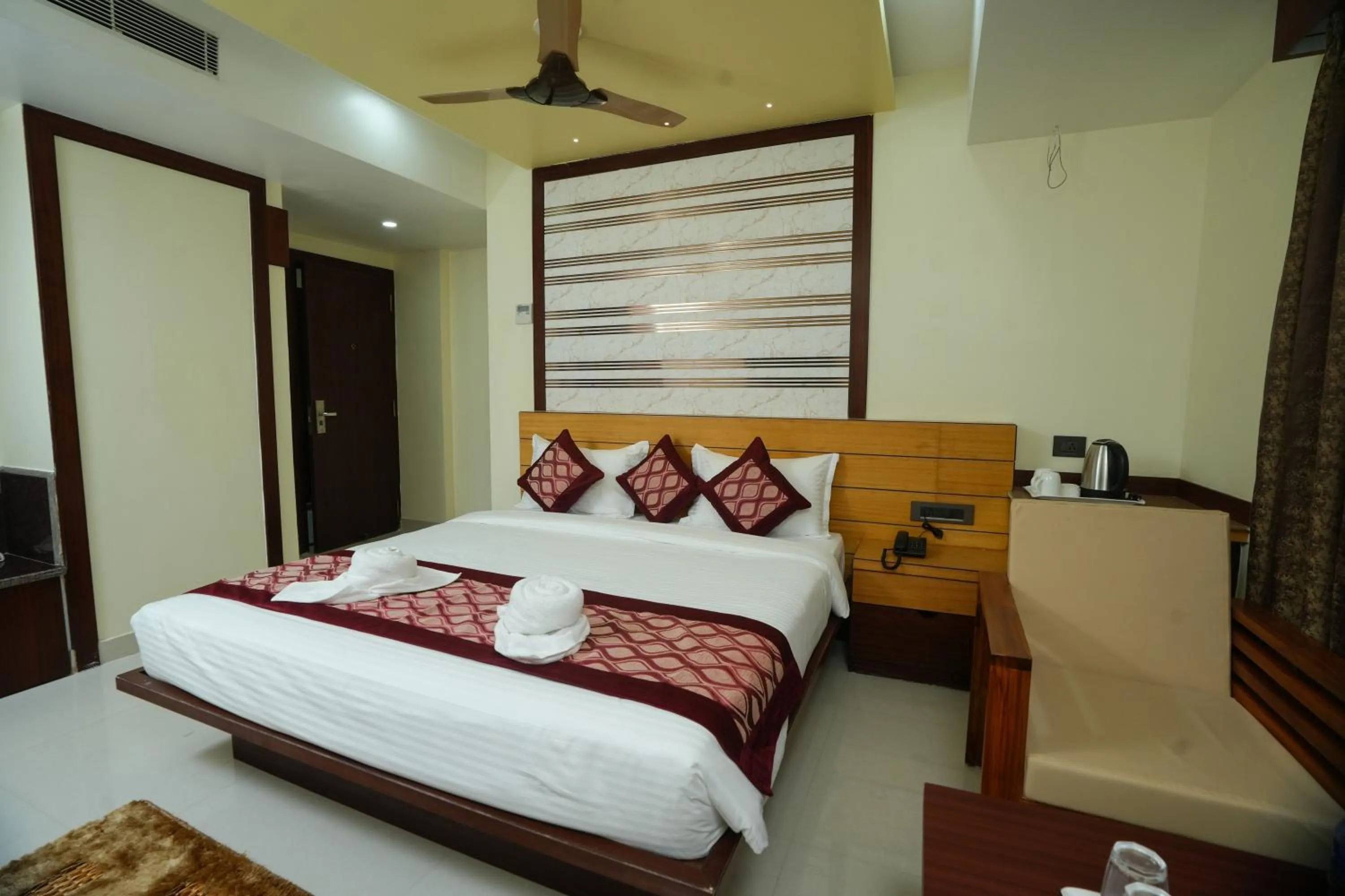 Bedroom, Bed in Urban Suites