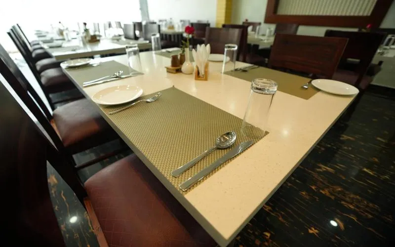 Restaurant/places to eat in Urban Suites